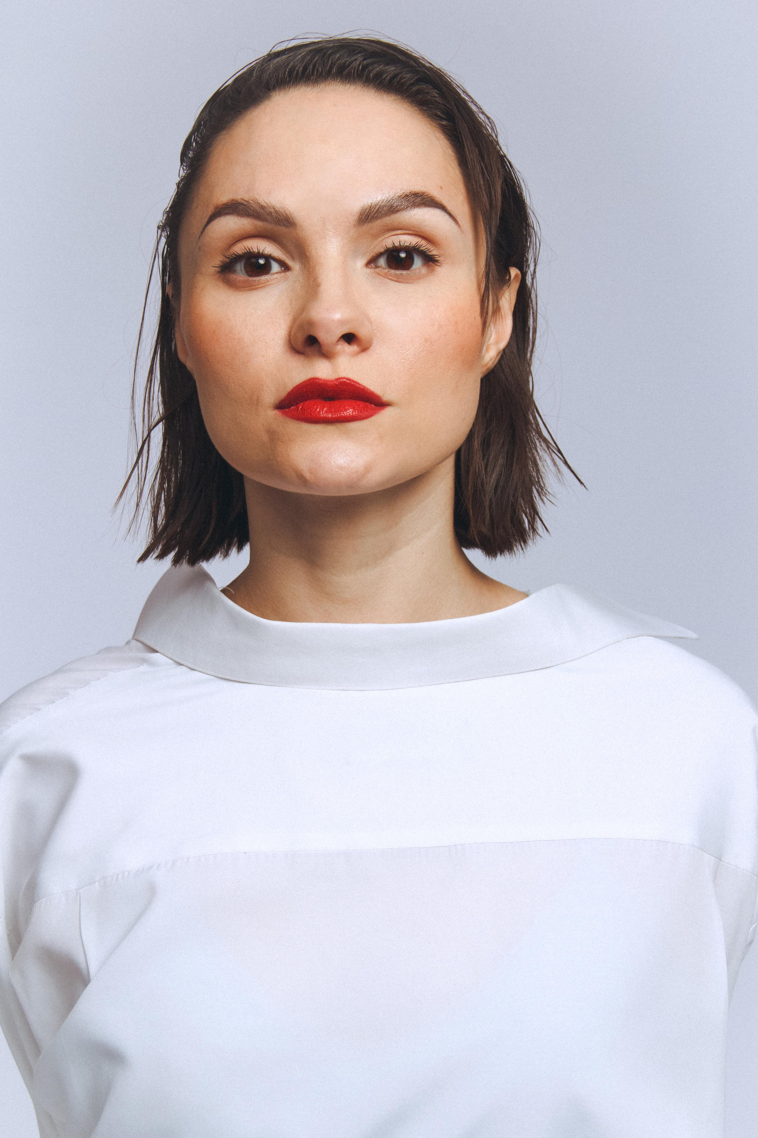 Аня Сараева. Главная