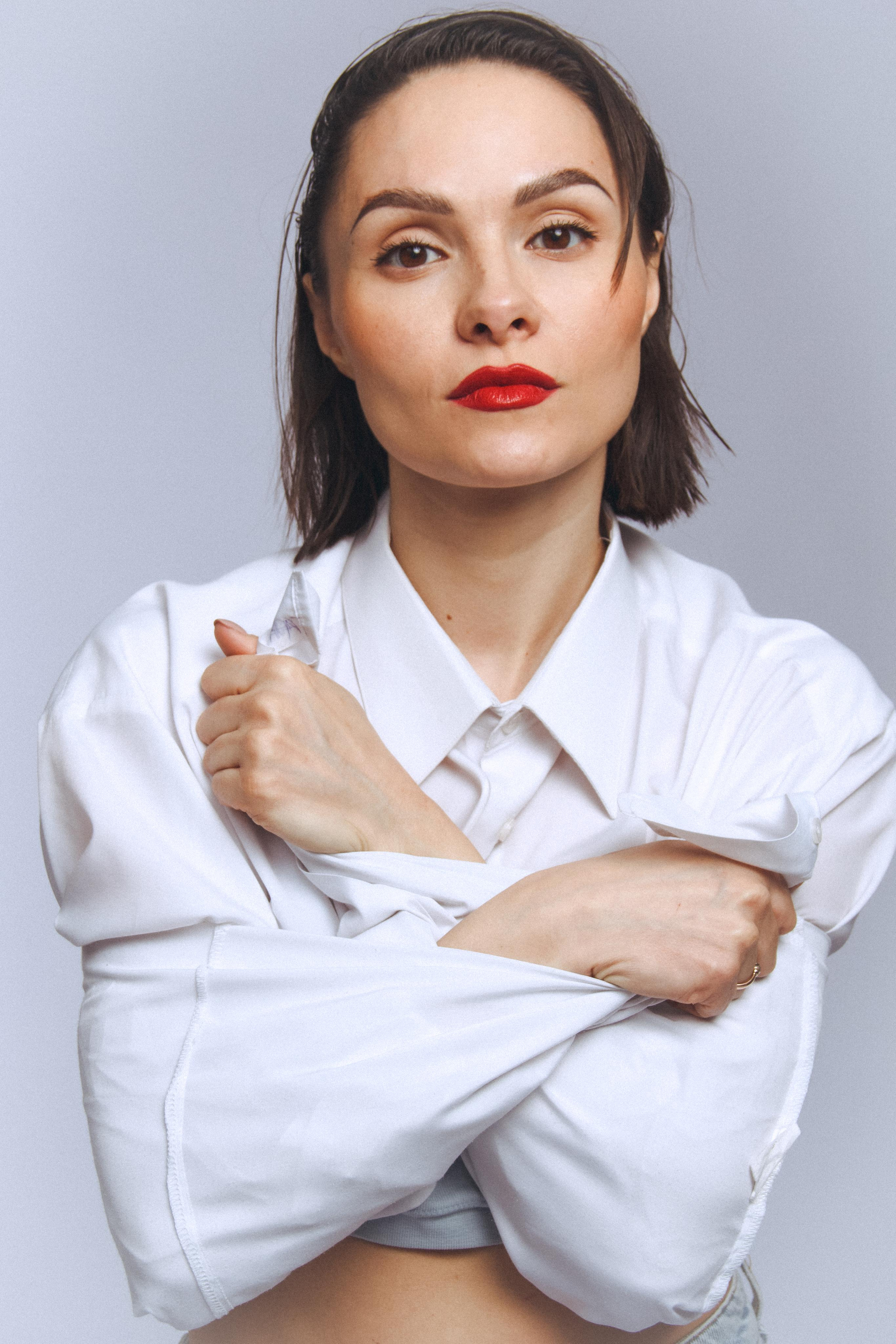 Аня Сараева. Главная