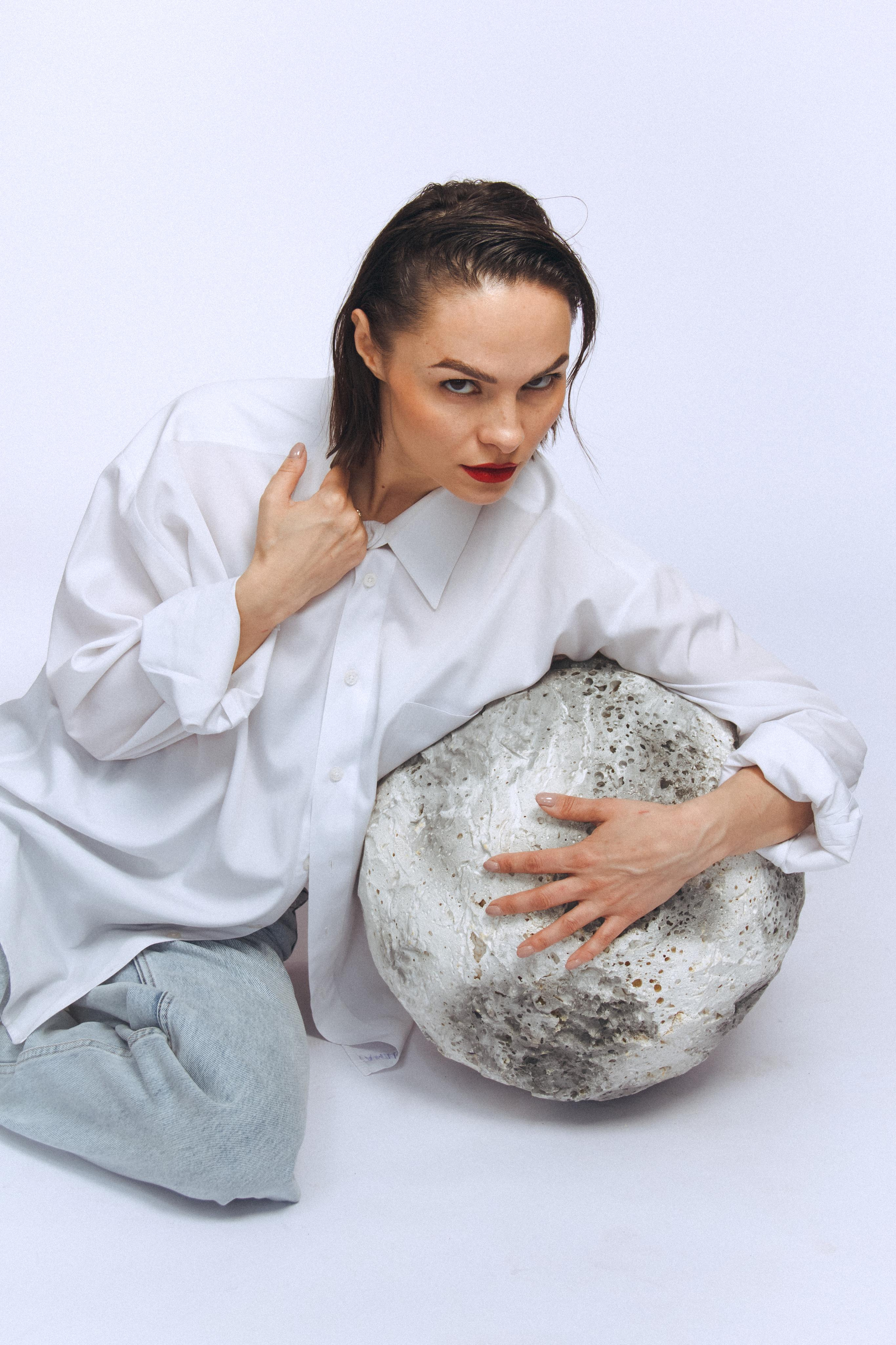 Аня Сараева. Главная