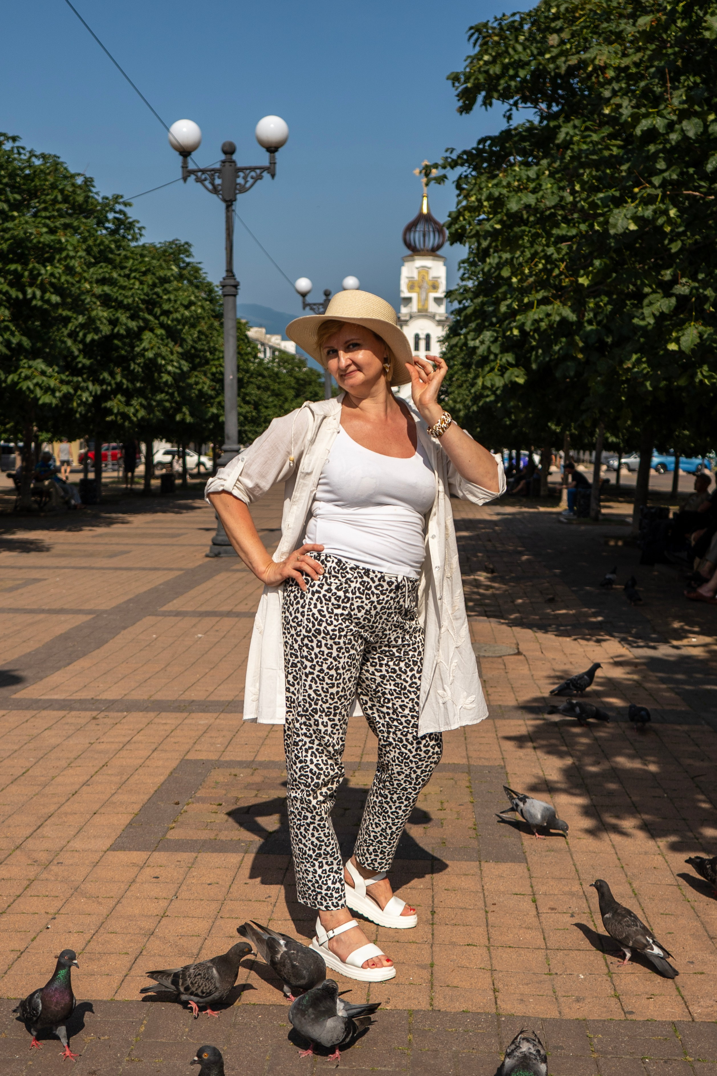 Съемка в центре Новороссийска. Семейный и детский фотограф Екатерина Черняева. Снимаю портреты, love story, фотопрогулки, работаю на улице, в кафе, студии, дома у клиента