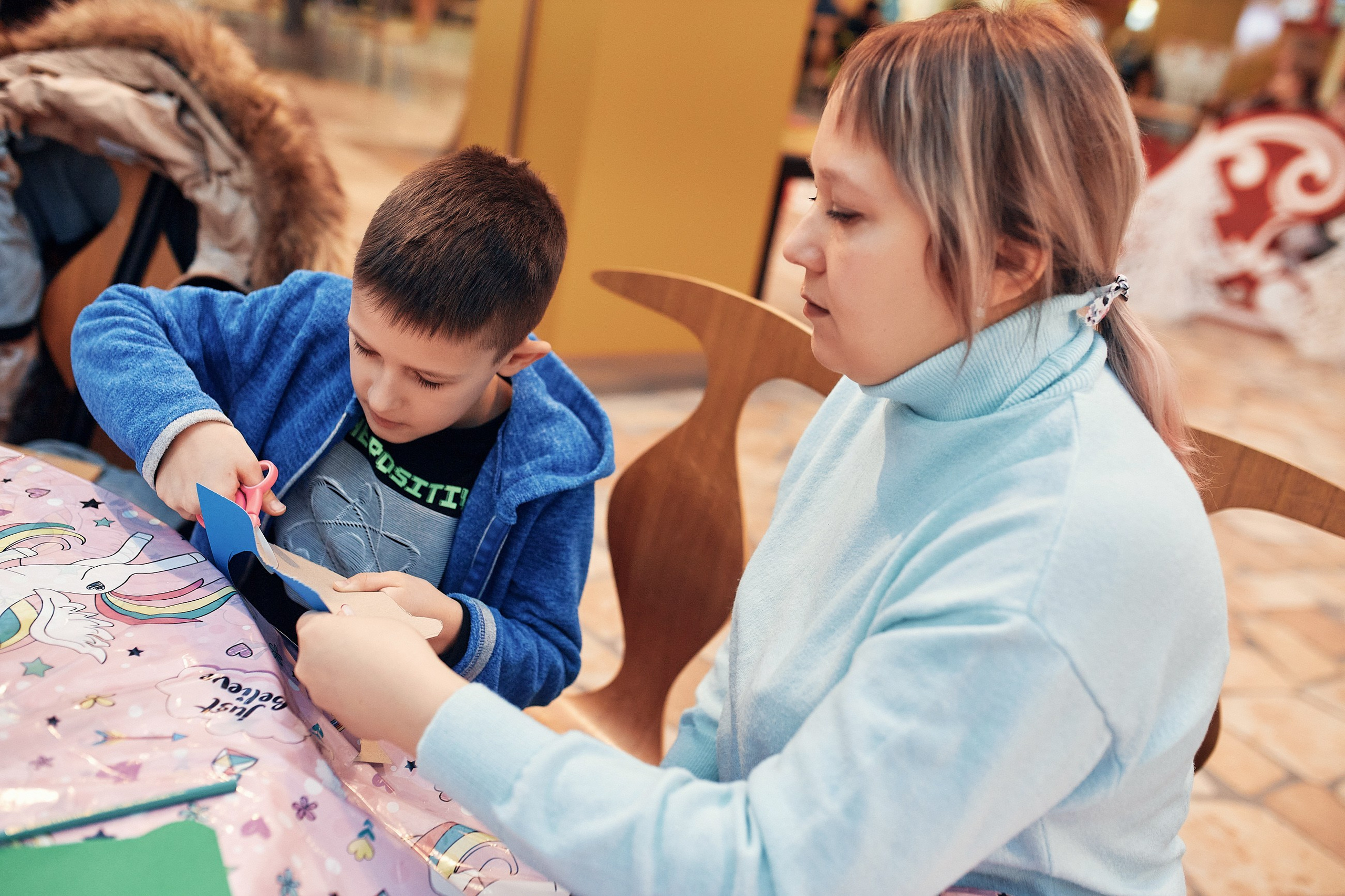 Детский новогодний праздник в ТЦ Июнь. Семейный и репортажной фотограф в Красноярске и Москве Виктор Бабинцев