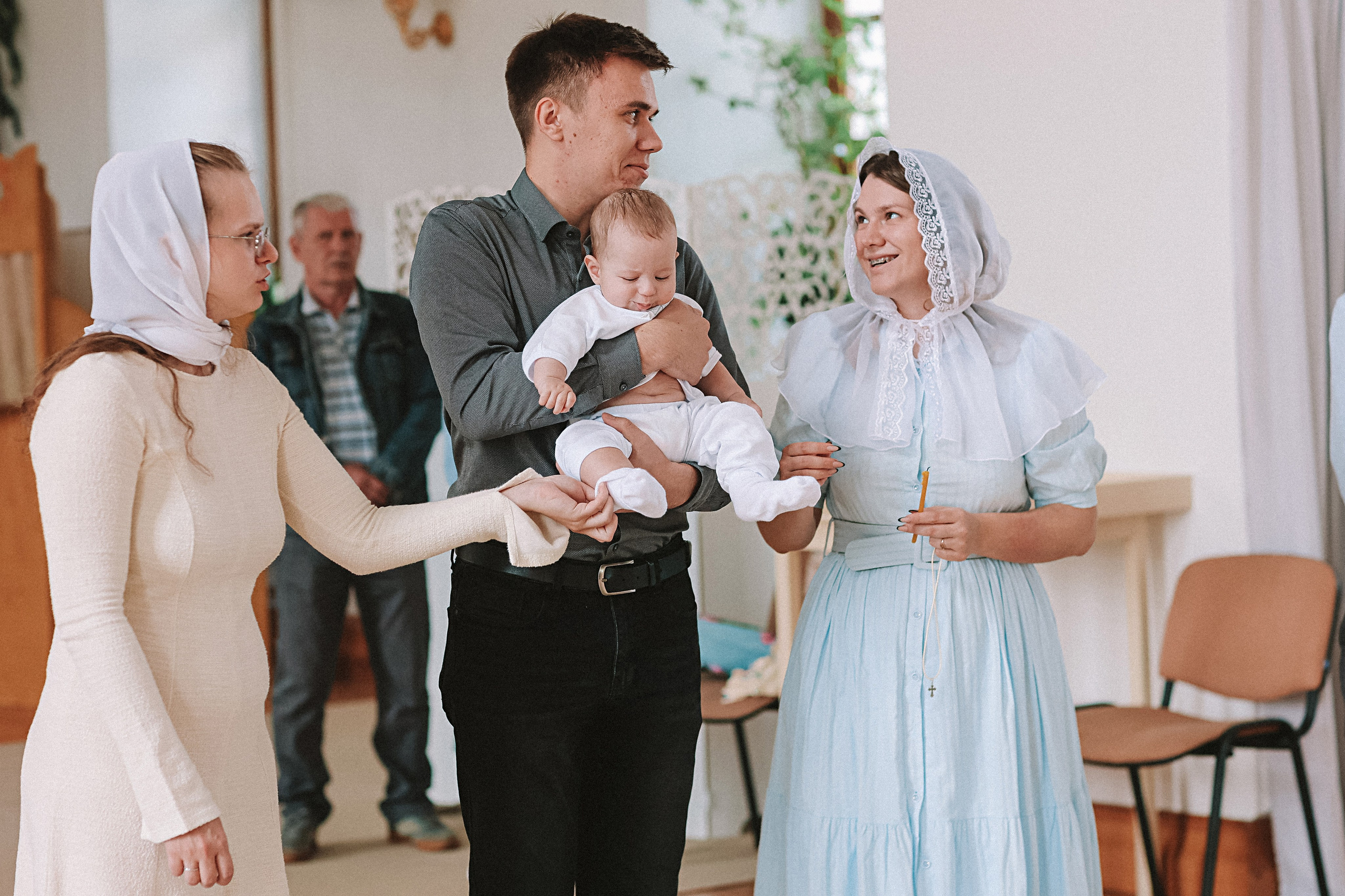 Крещение церковь около моста влюбленных. Семейный фотограф Тюмень, фотограф на роды Салмина Мария