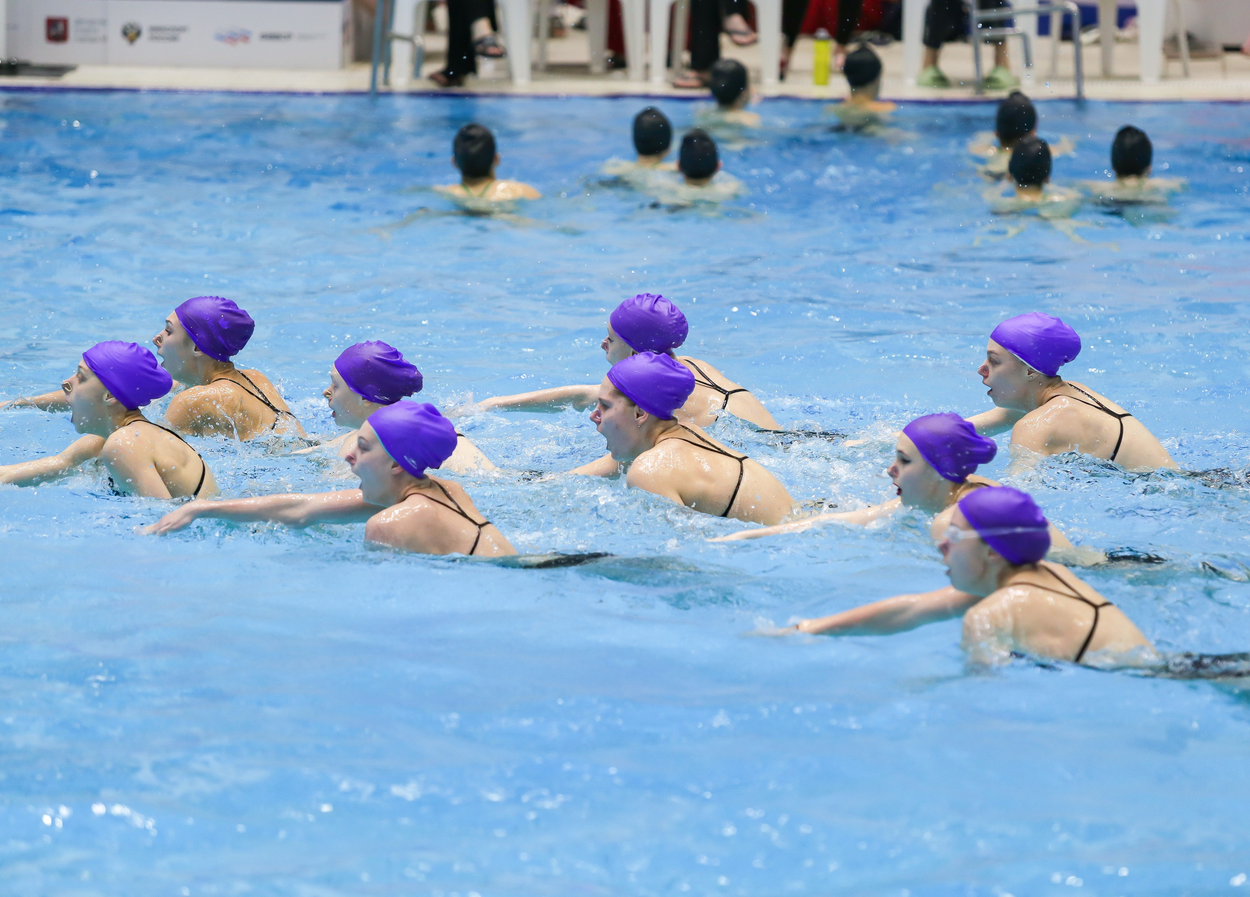 Тренировка перед соревнованиями по синхронному плаванию. Репортажный фотограф в Москве
