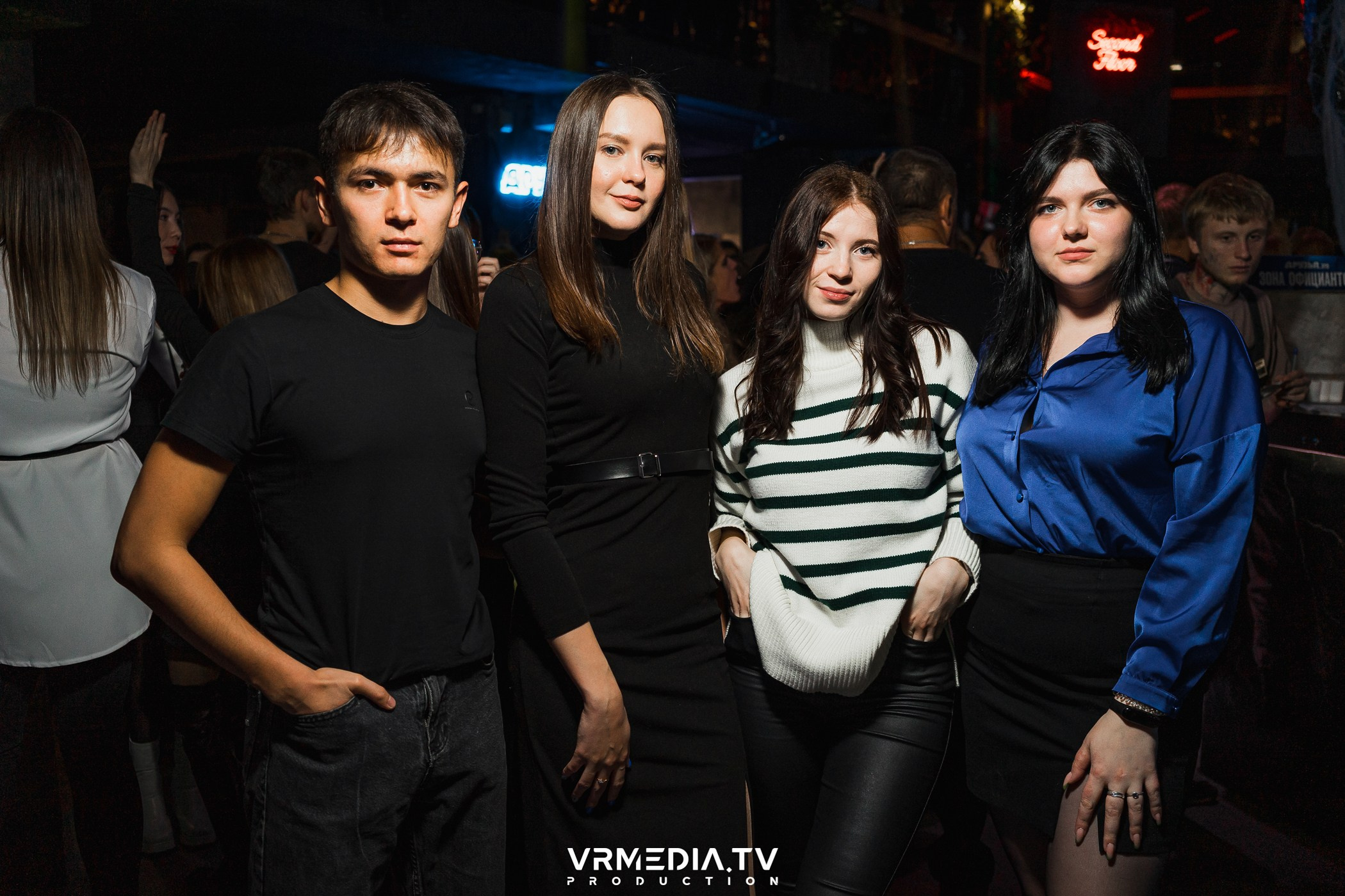 Halloween ARACHNOPHOBIA в баре «Друзья»