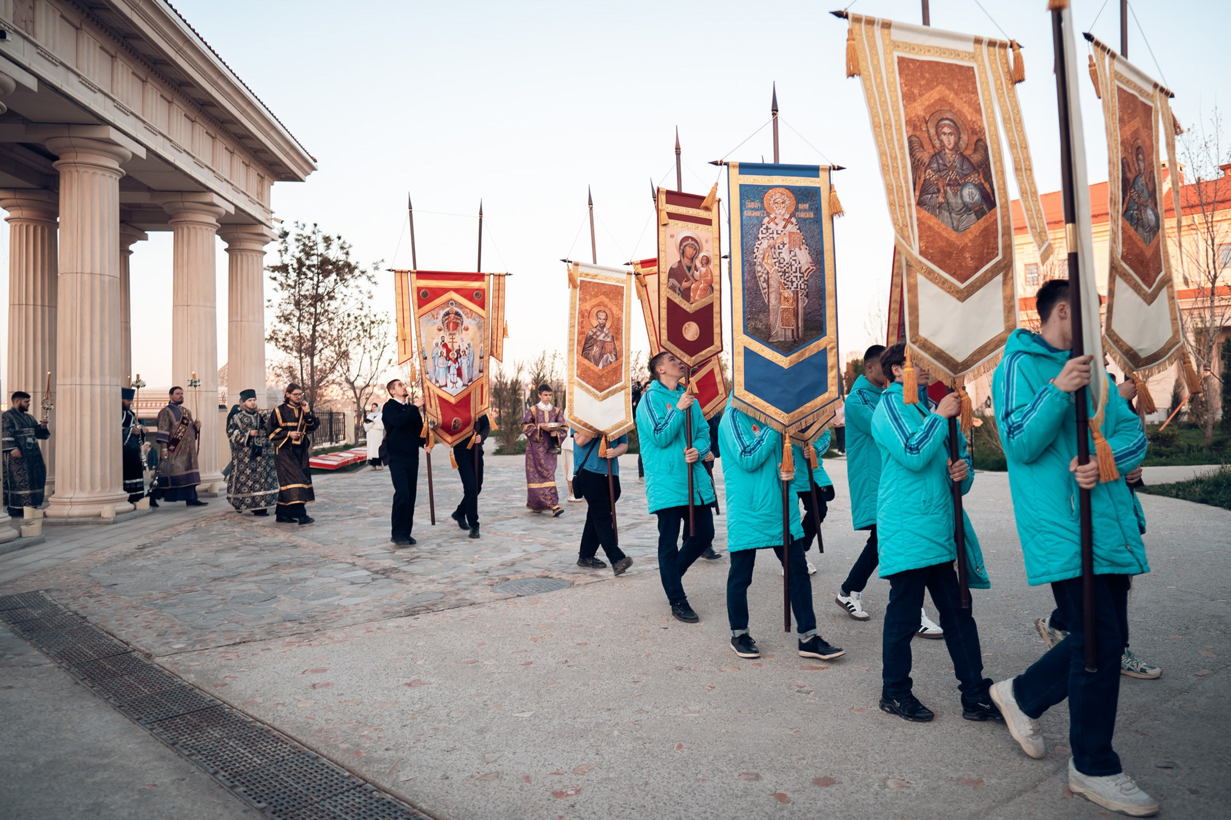 Богослужение Великой пятницы в Херсонесском монастыре Севастополь. Церковный фотограф Севастополь