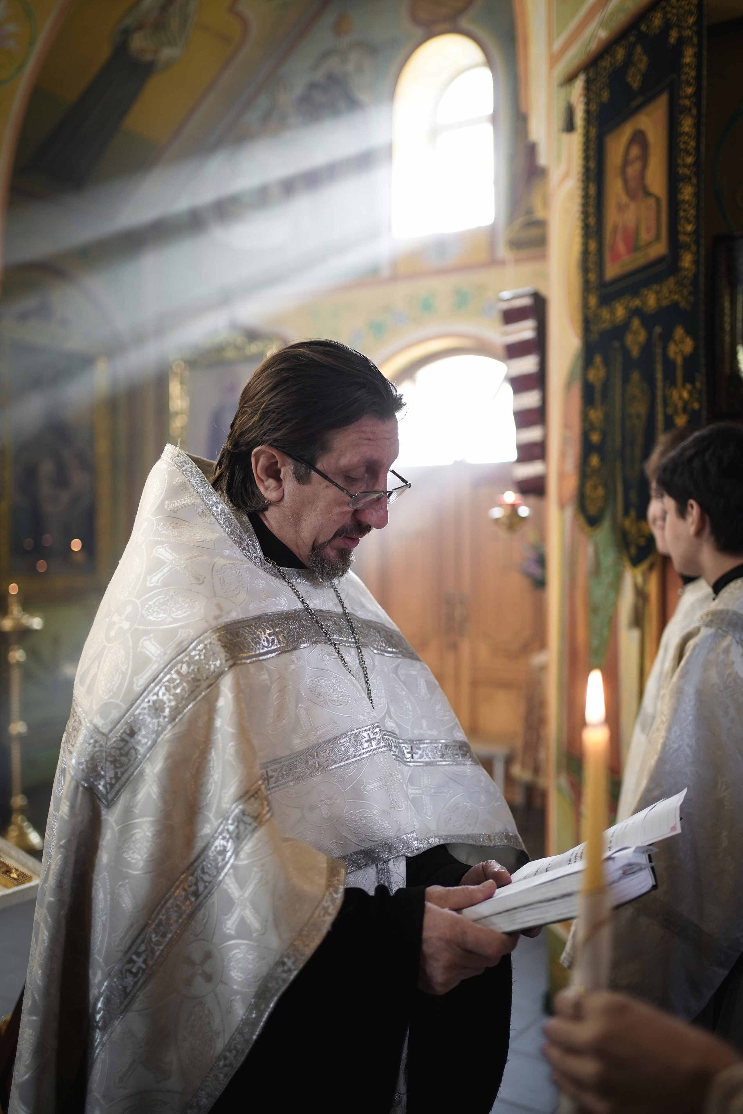 Венчание в Троицком храме. Свадебный фотограф в Ростове-на-Дону. Таинство Крещения и Венчания, семейные фотосессии. Алёна Чёботова