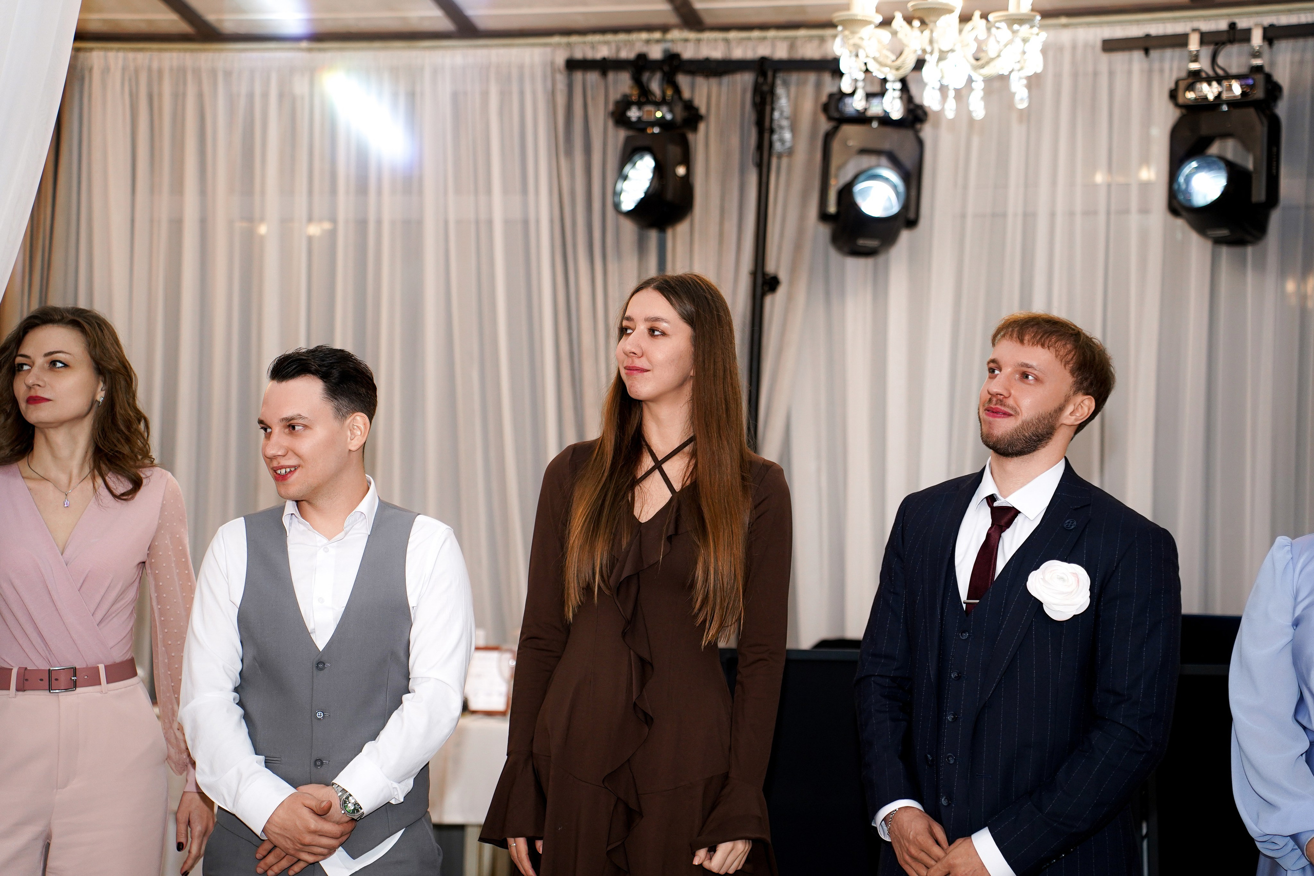 Свадебный банкет в беседке. Свадебный фотограф в Ростове-на-Дону. Таинство Крещения и Венчания, семейные фотосессии. Алёна Чёботова