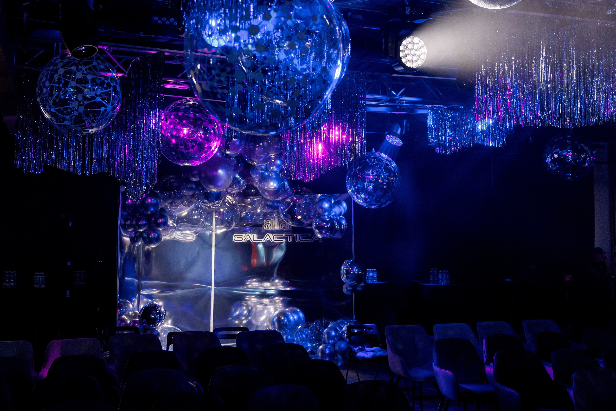 Alfa Galactic. Кадровик продакшн: Фото и видеосъемка форумов, конференций, масштабных событий в Иркутске