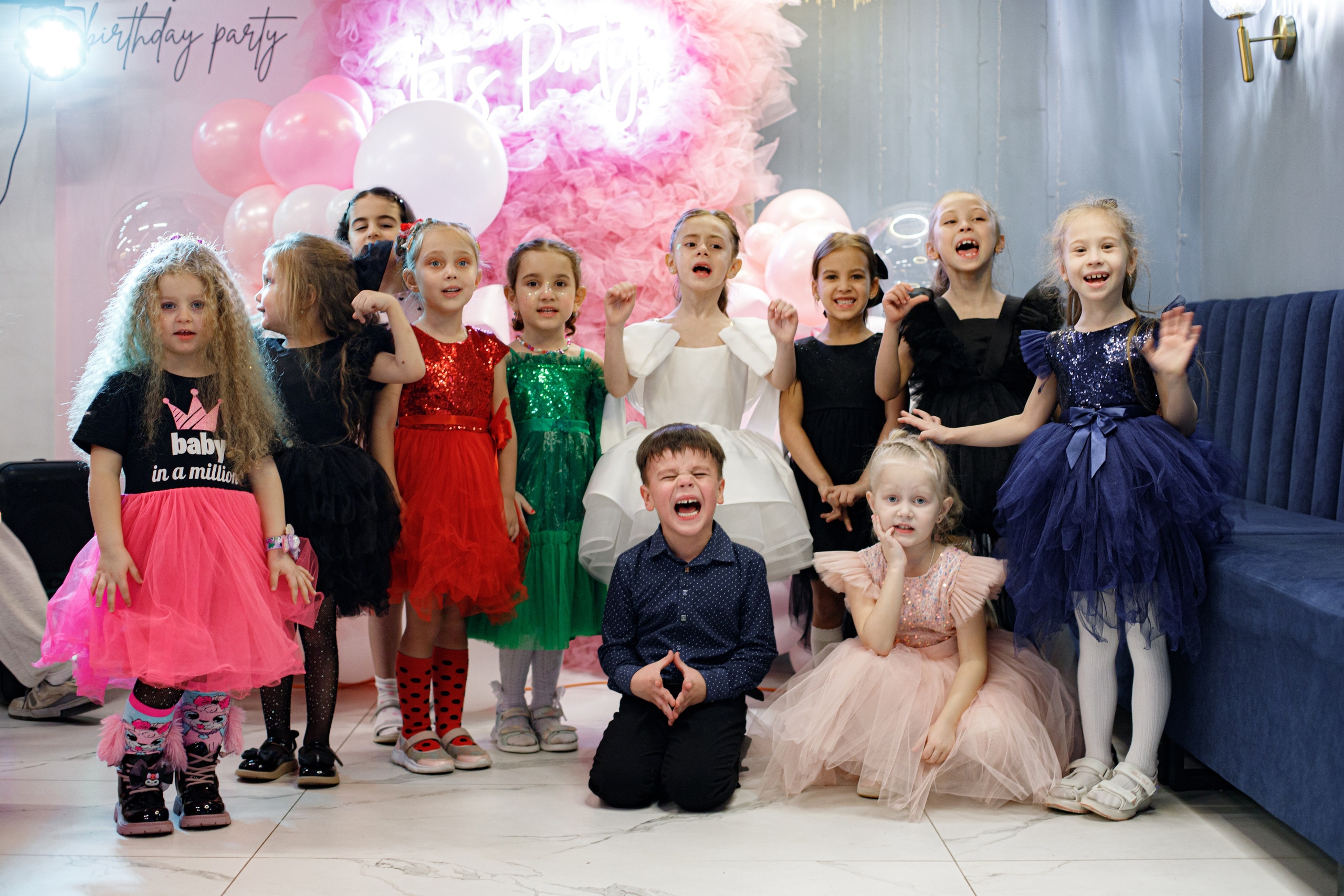 ASIA'S BIRTHDAY PARTY. Photokarish