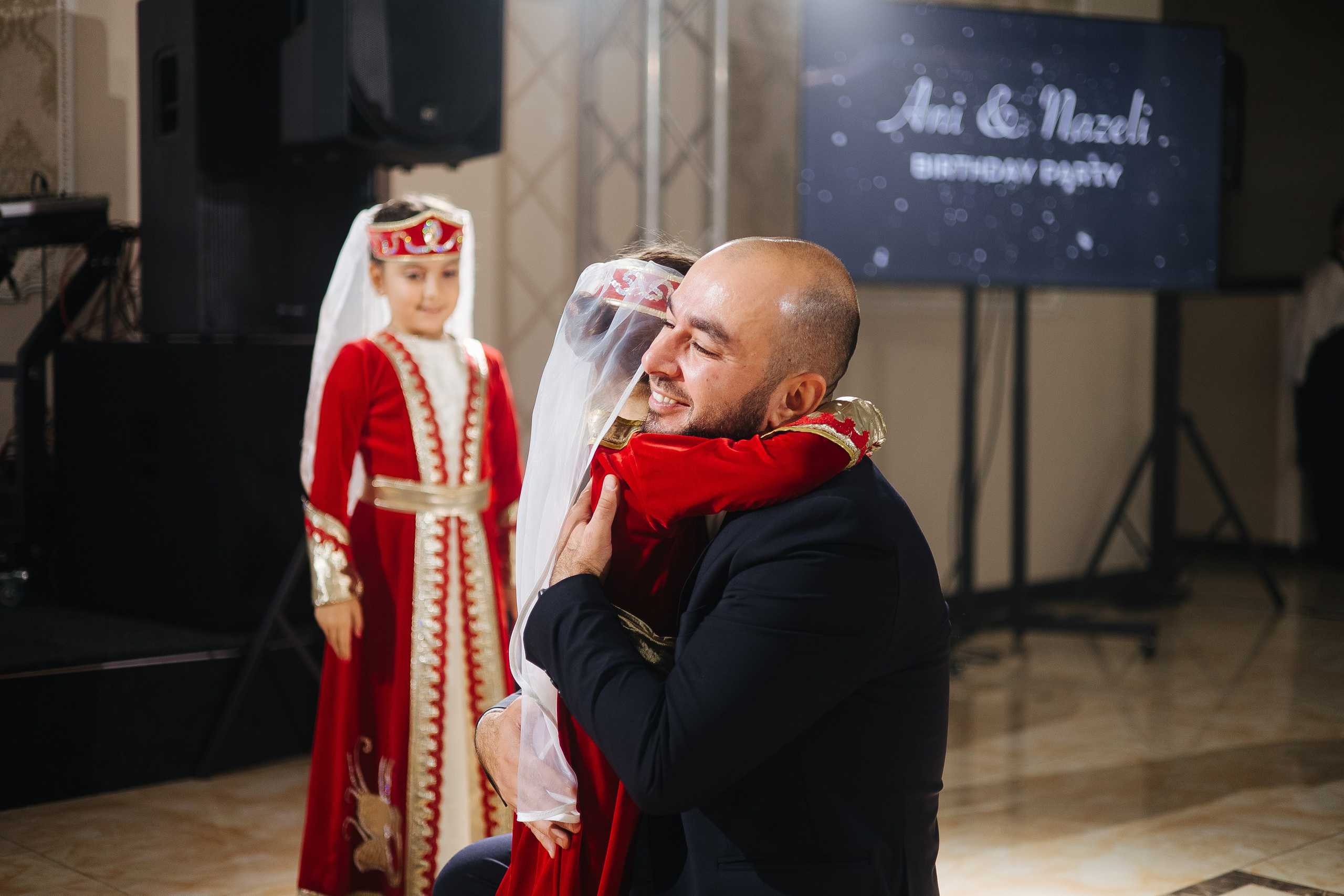 Ани и Назели. 35&5 День рождения, «Янтарь». Фотограф в Красноярске Надежда Воскресенская