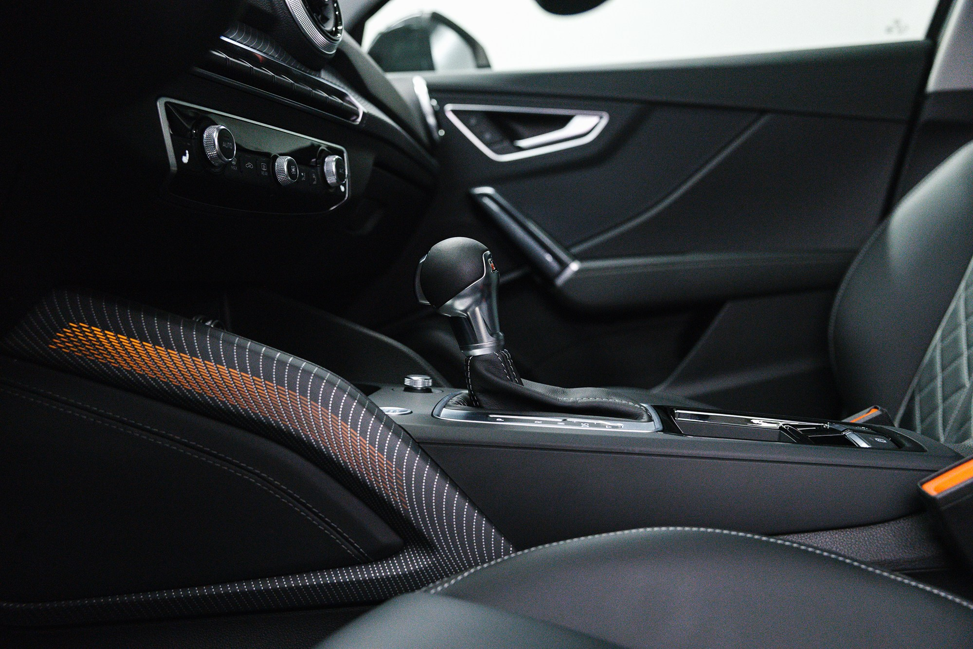 AUDI Q2  35 TFSI 1.5 S tronic (160 л. с.). Автосалон «Х-Авто»