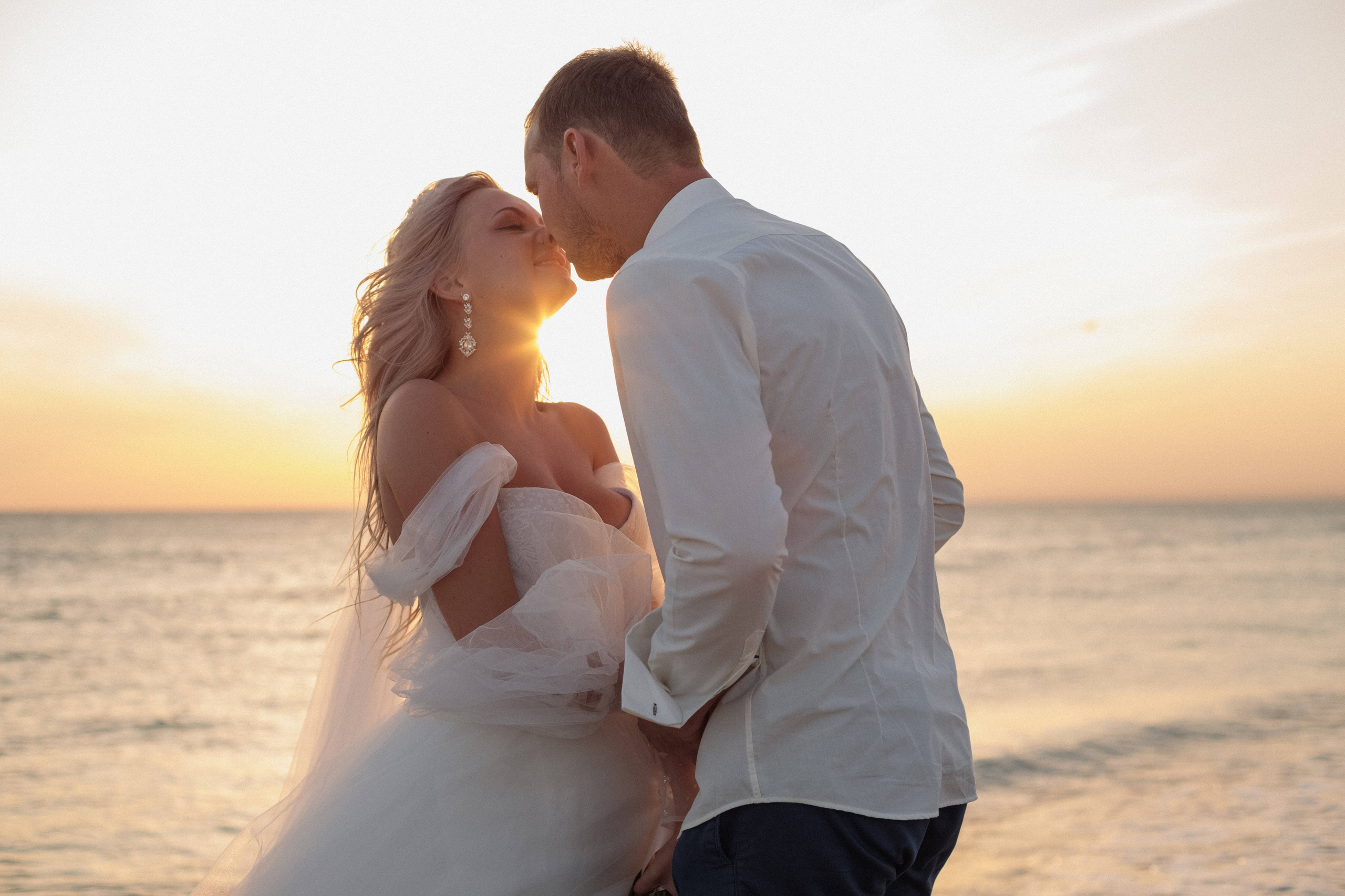 «Начало любви на побережье Поповки: история свадьбы, застывшая в кадре». Свадебный фотограф Мироманов Николай в Крыму