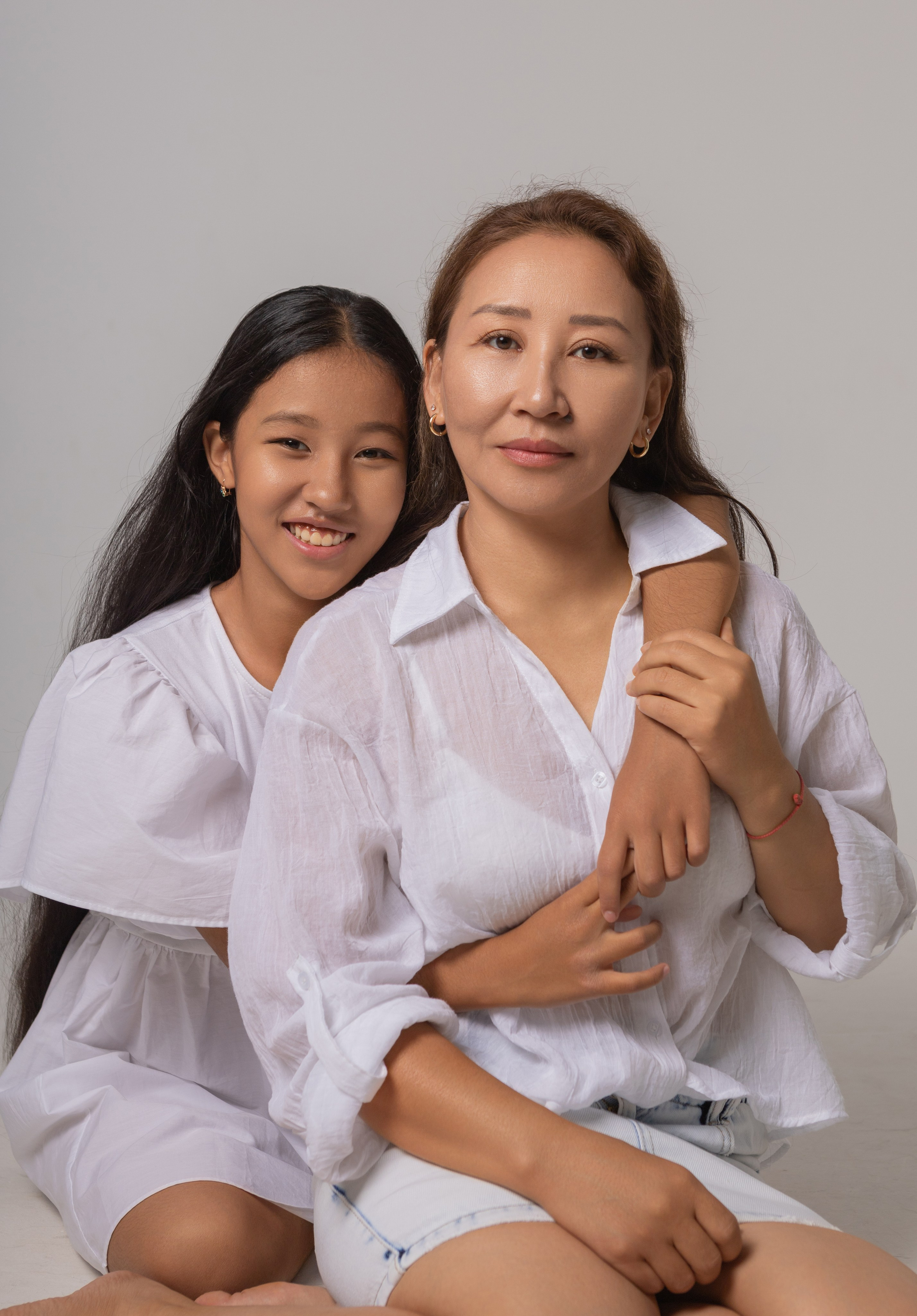 Агата с мамой. Семейный фотограф Кызыл Олчей Ензак