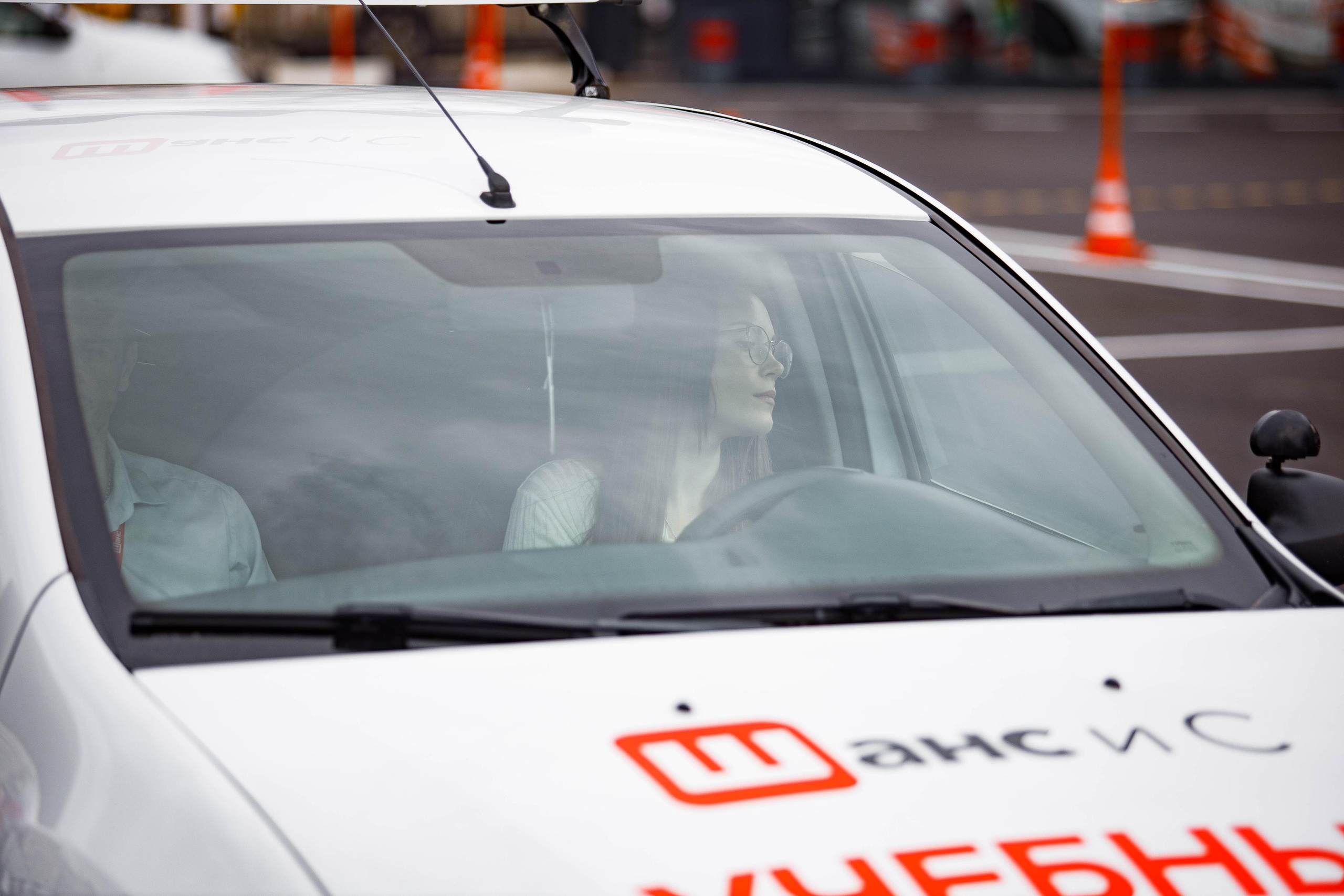 Мед. центр и автошкола. Фотограф Андрей Баксов