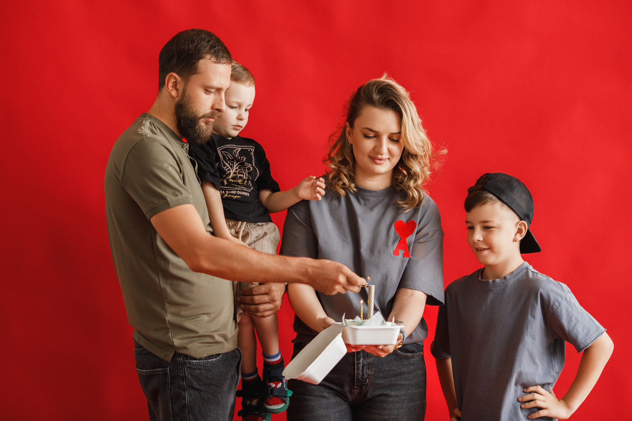 Семейная фотосессия с бенто-тортом. Фотограф во Владикавказе Юрий Геворгизов