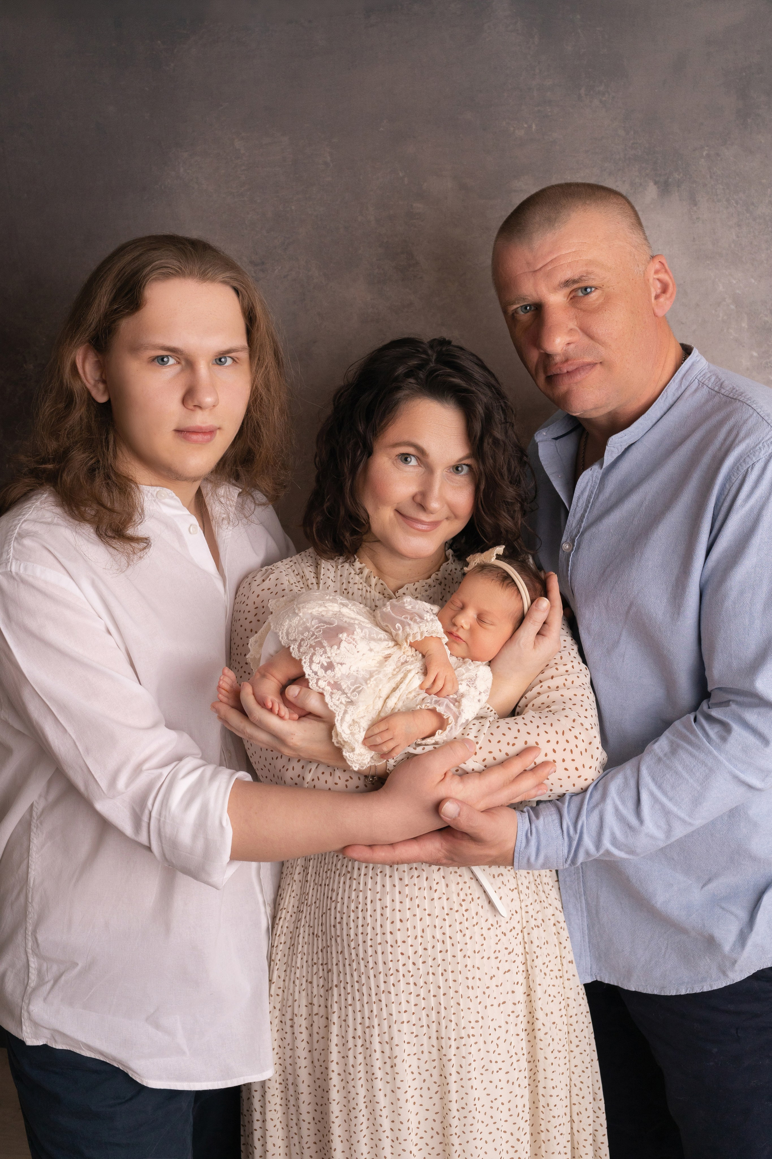 Семейные кадры от Elvira Kamaeva. Фотограф новорожденных малышей в Омске и Омской области Эльвира Камаева