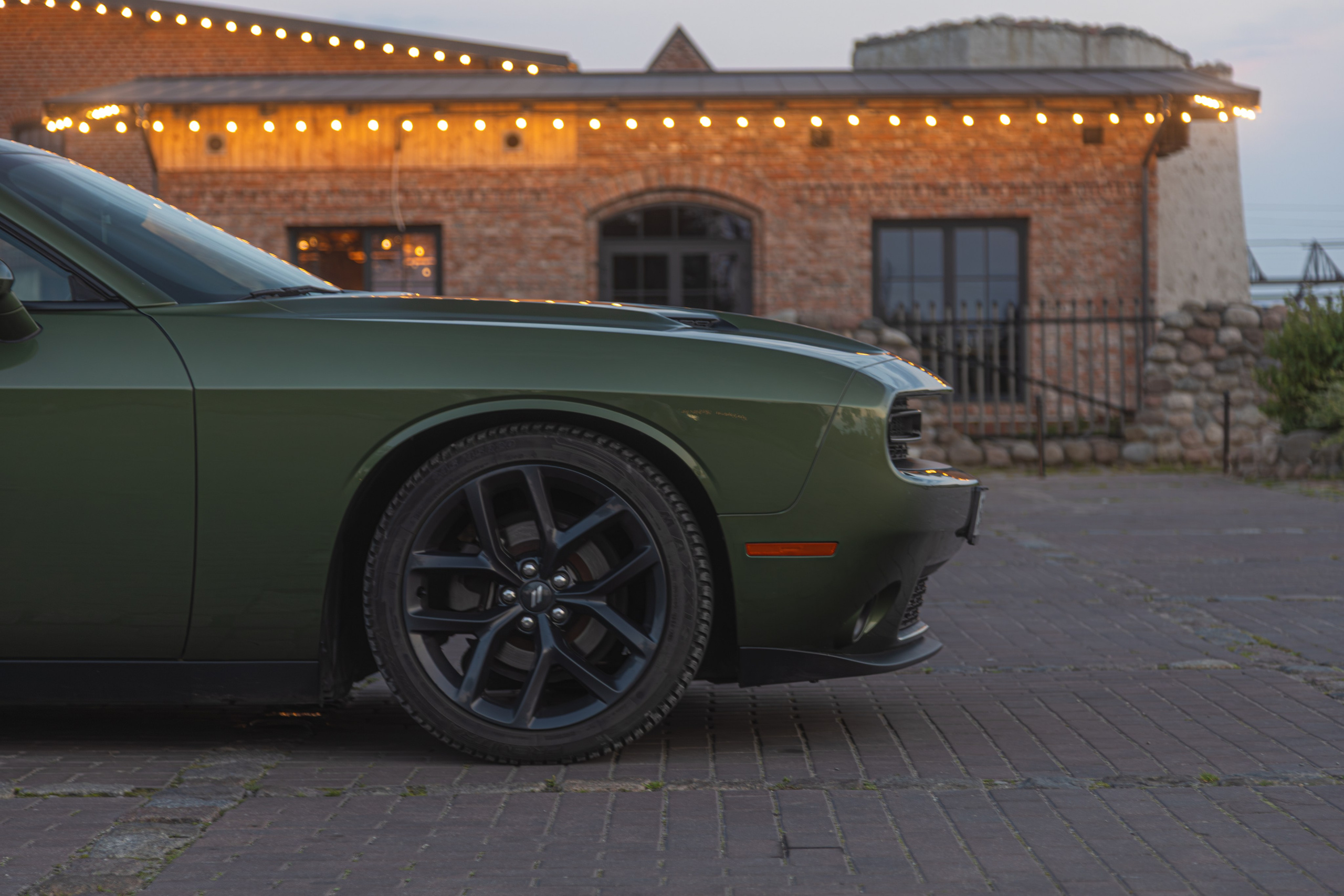 Partner Rent — Dodge Challenger. — Digital Noise —