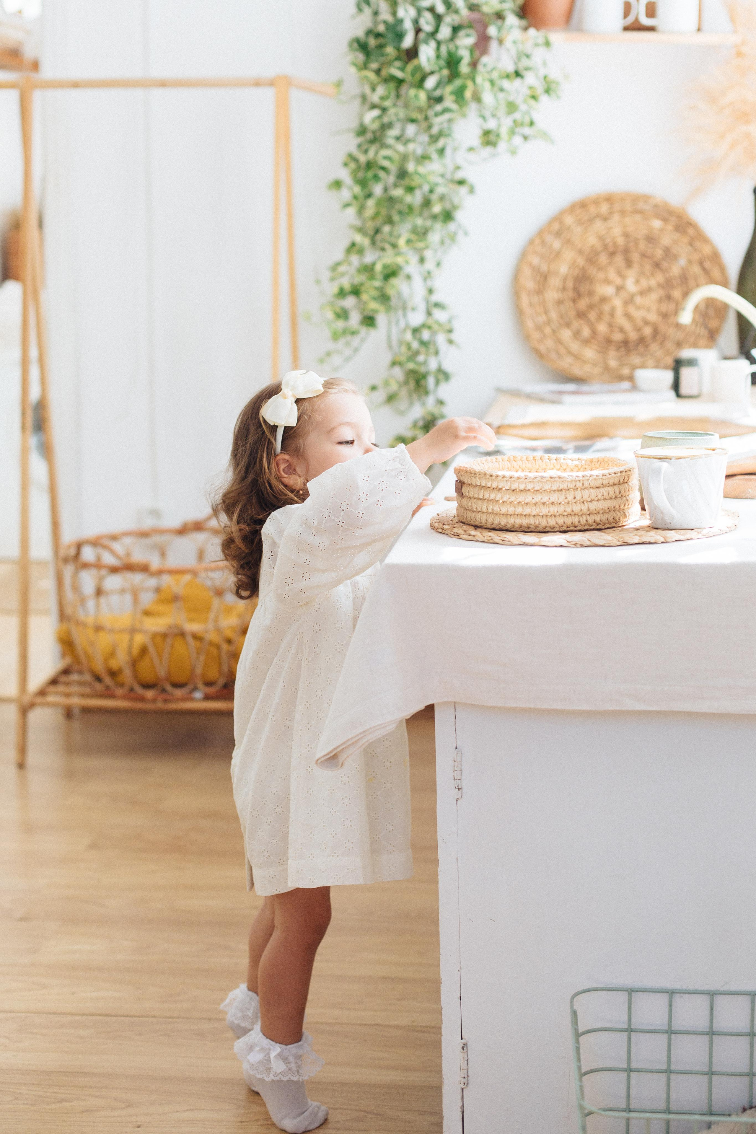 Злата и один солнечный день за городом с родителями. Александр Чернин. Семейный и событийный фотограф