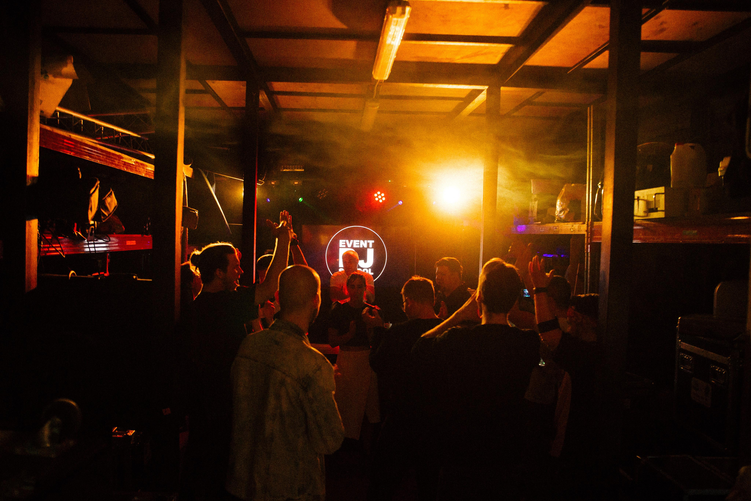 Выпускной в школе Event Dj School. Александр Чернин. Семейный и событийный фотограф