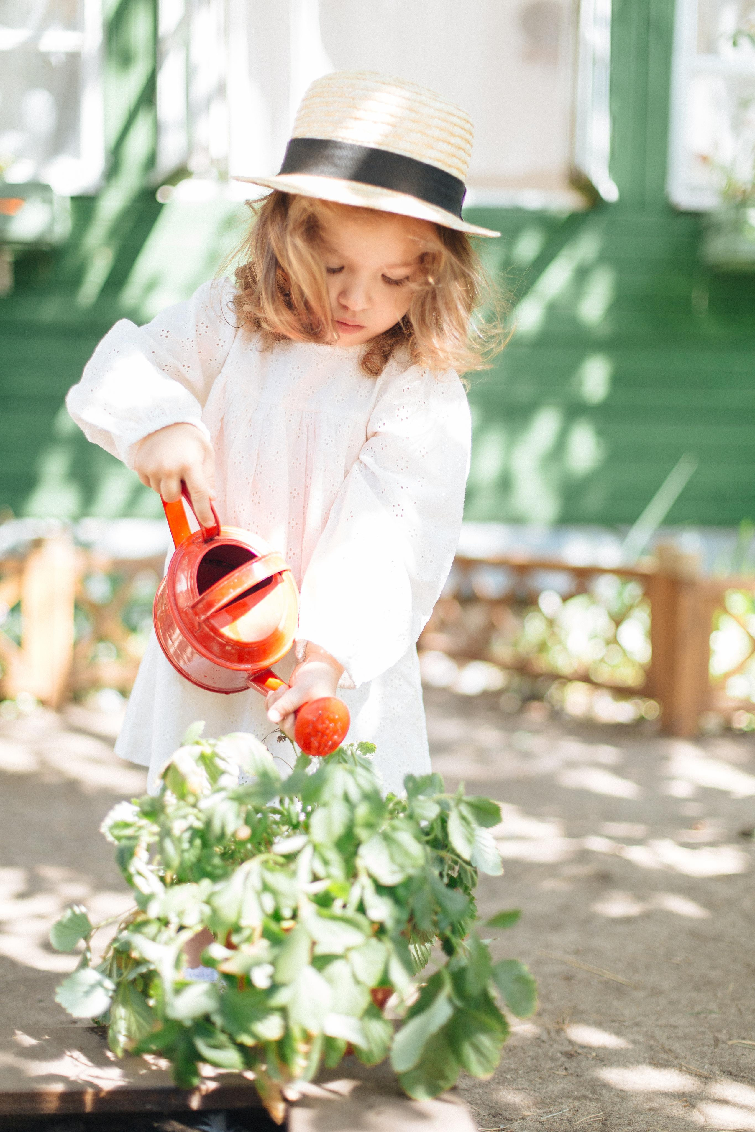 Злата и один солнечный день за городом с родителями. Александр Чернин. Семейный и событийный фотограф