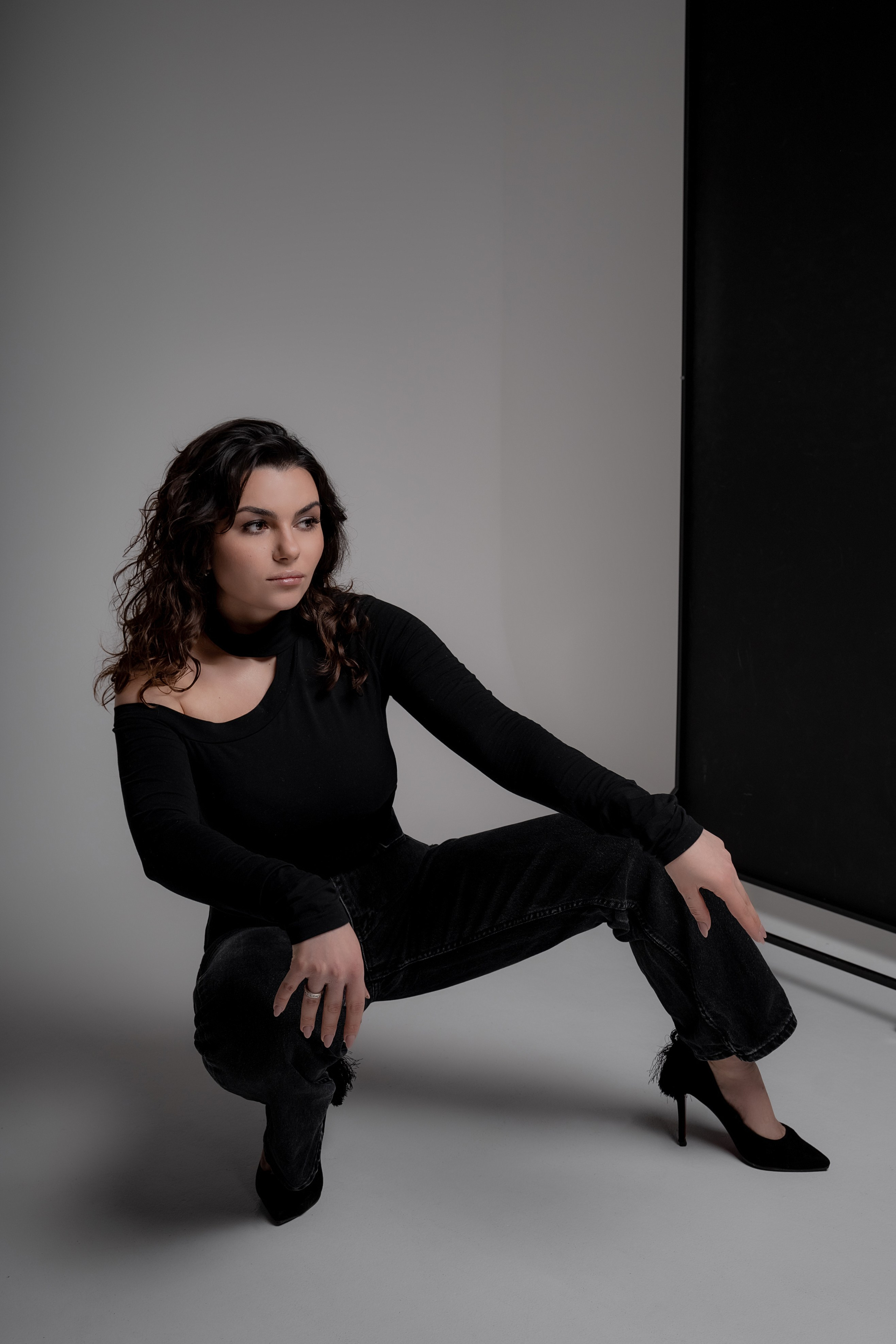 Фотосессия в студии «Классическая женственность». Портретный и свадебный фотограф Алла Карени Москва