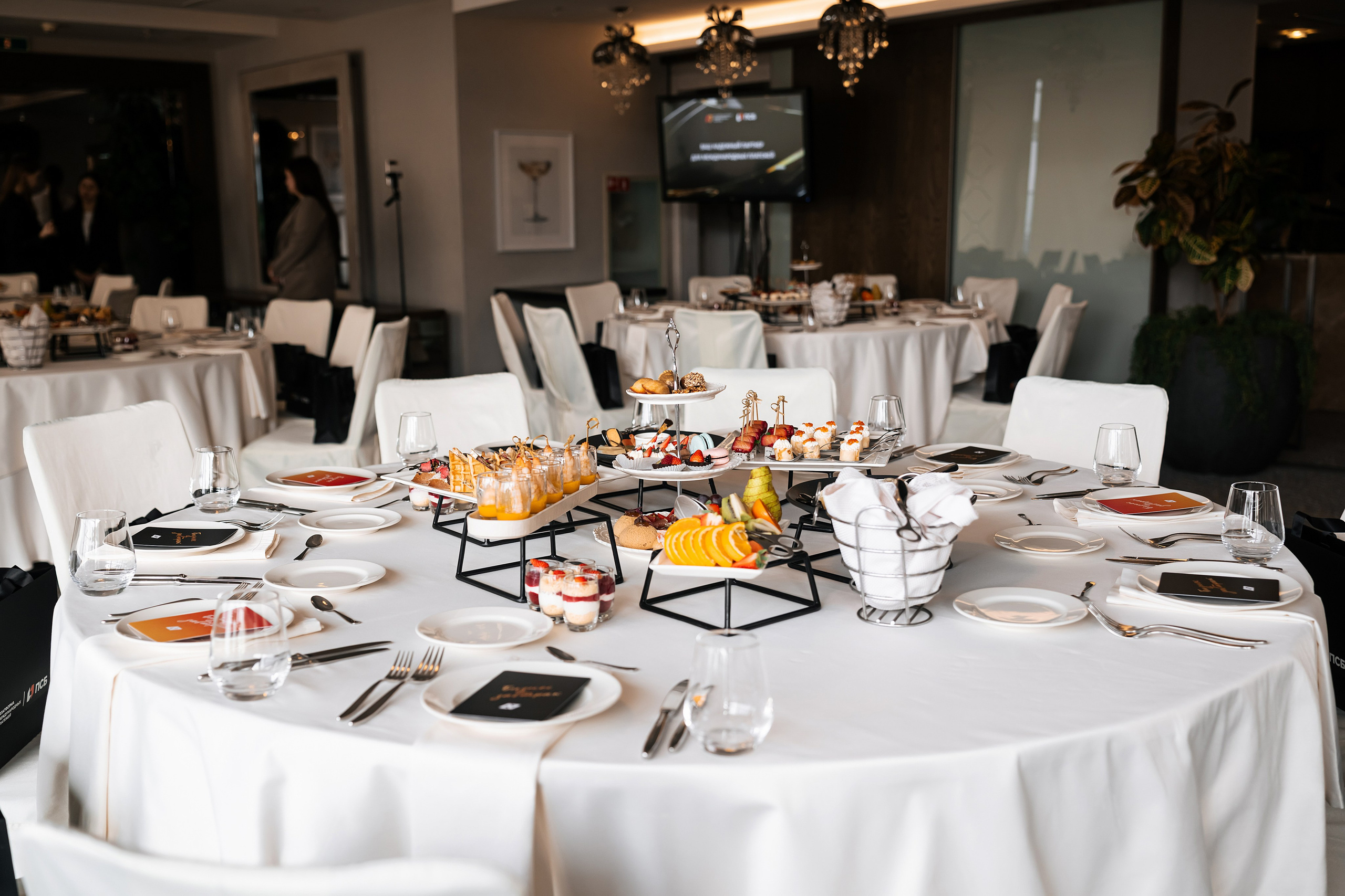 Бизнес-завтрак А7 в ресторане 10Ten