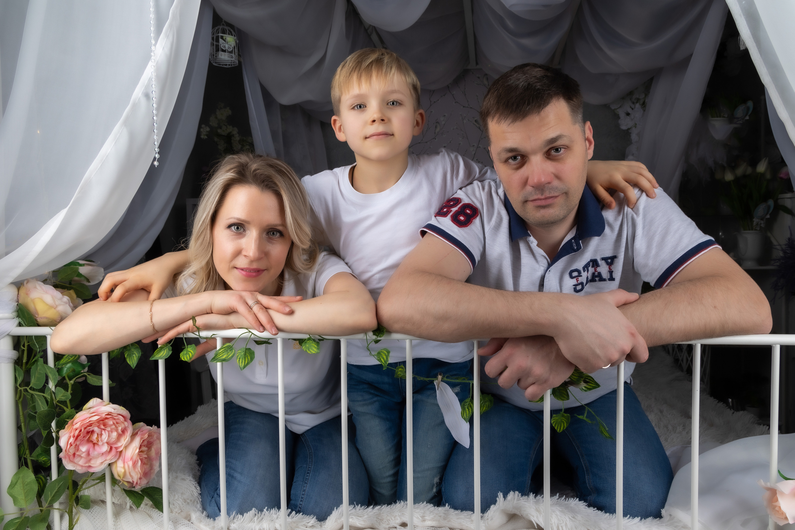 МАМА, ПАПА, МАЛЫШ И СОБАКА. Фотограф Владимир Роля