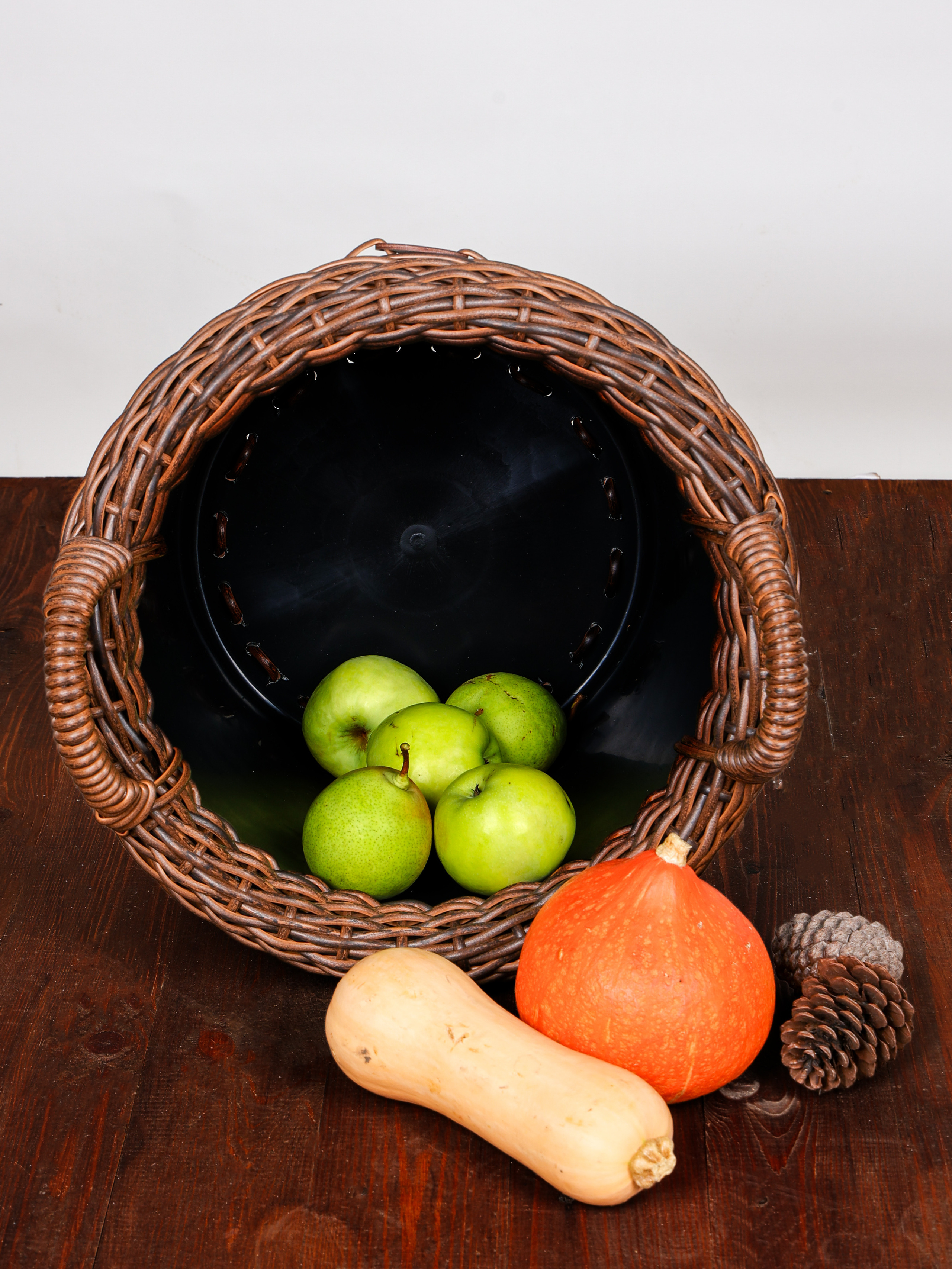 КОРЗИНЫ РОТАНГ. Фотограф Владимир Роля