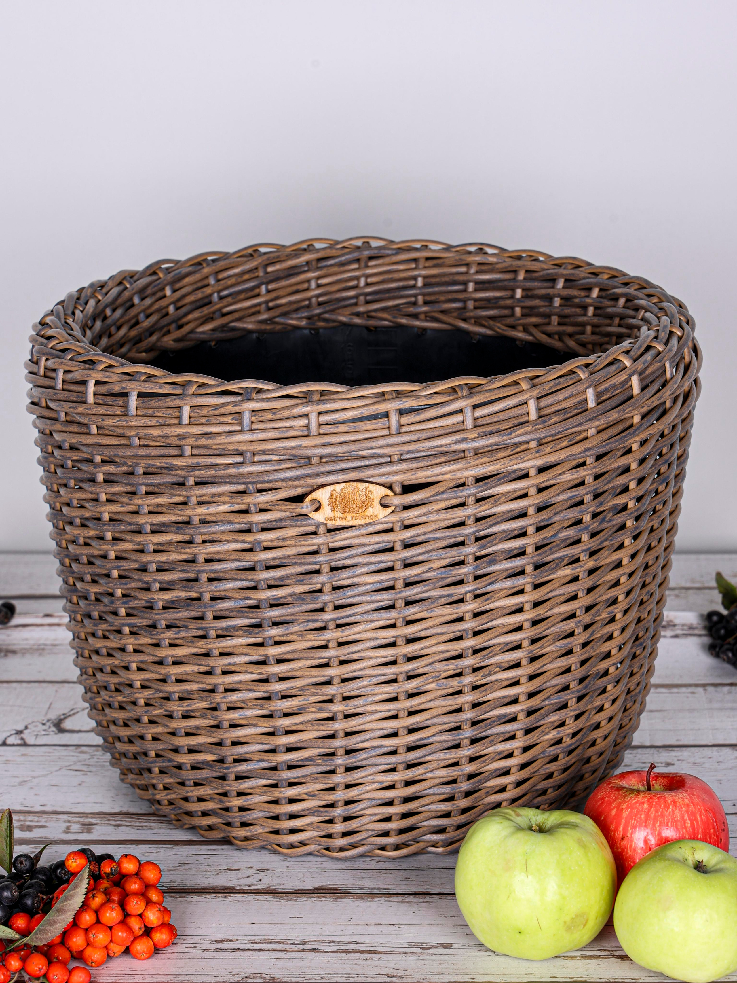 КОРЗИНЫ РОТАНГ. Фотограф Владимир Роля