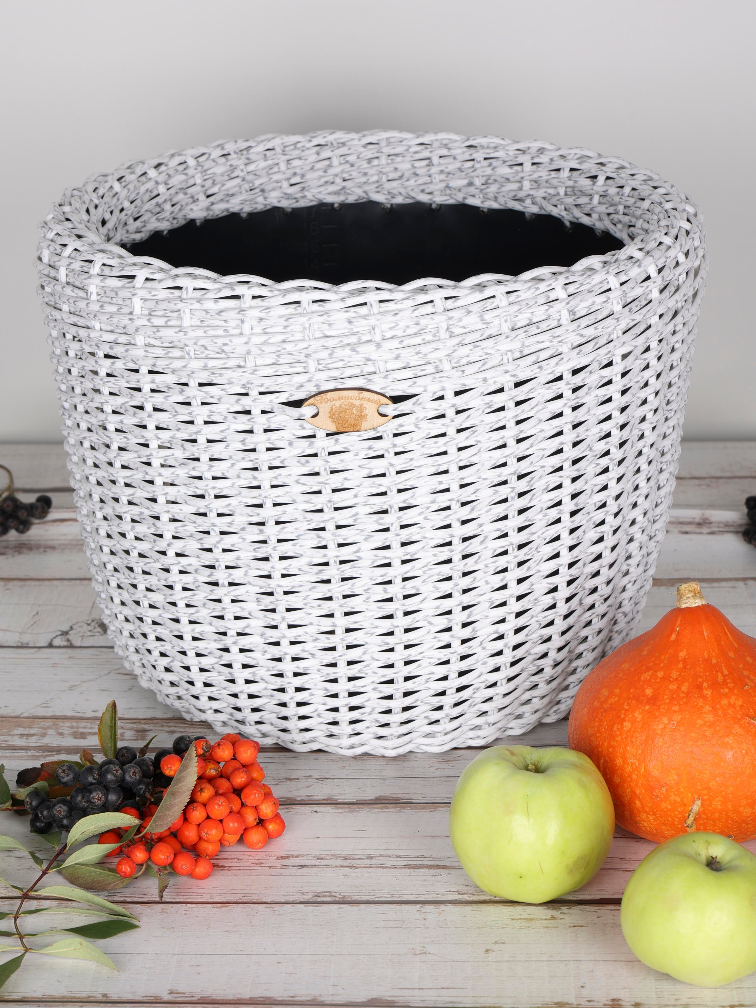 КОРЗИНЫ РОТАНГ. Фотограф Владимир Роля