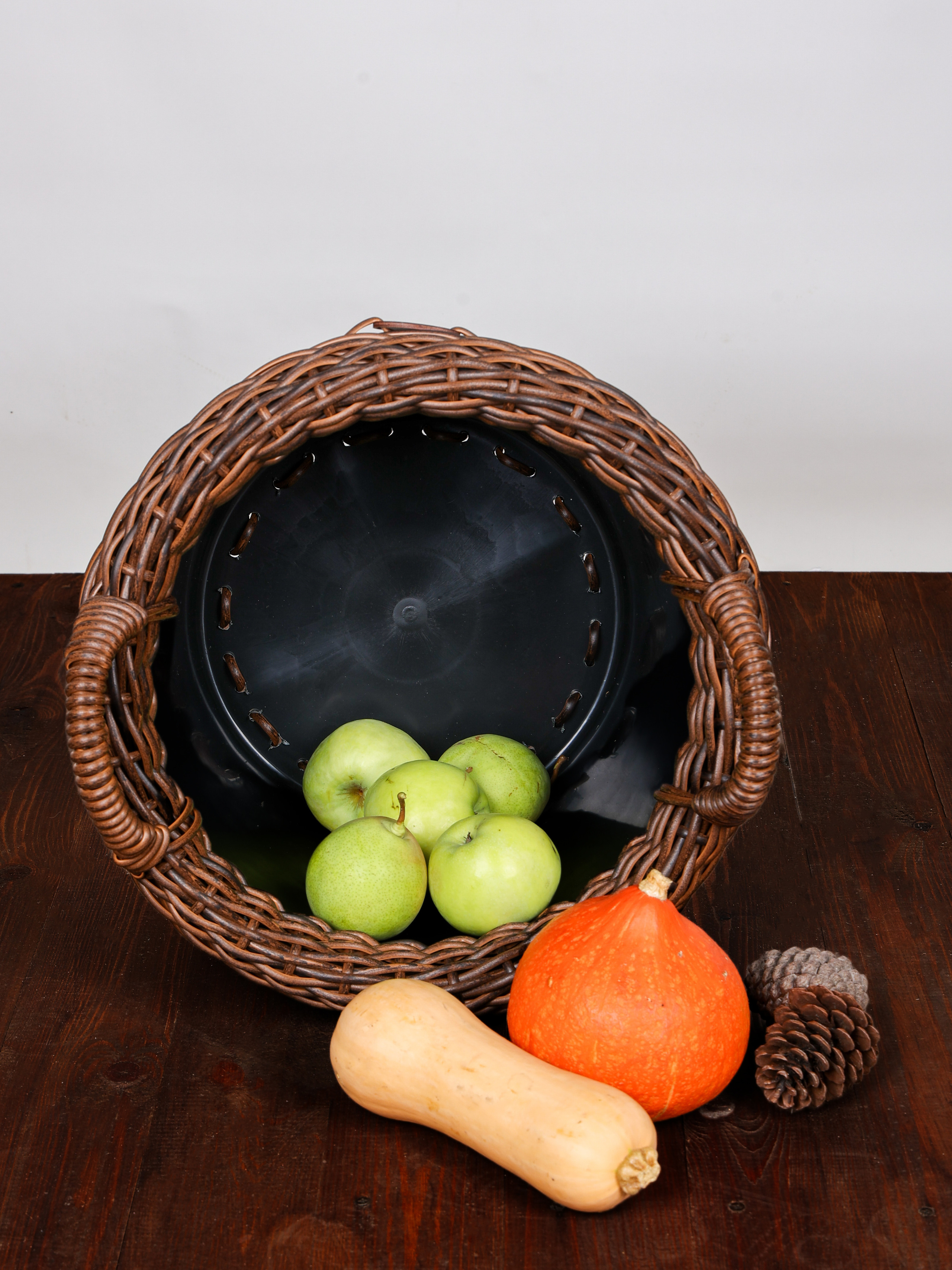 КОРЗИНЫ РОТАНГ. Фотограф Владимир Роля