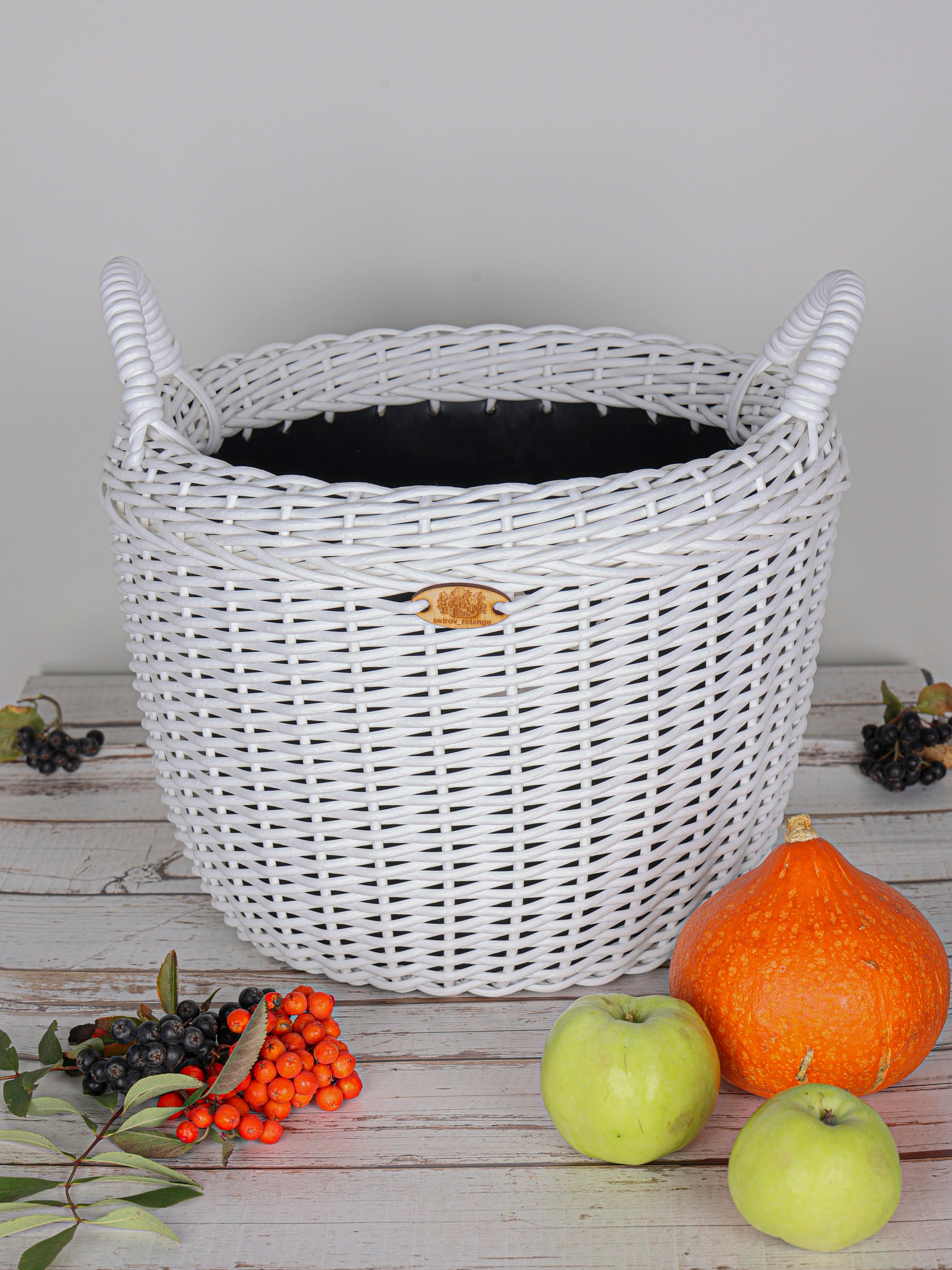КОРЗИНЫ РОТАНГ. Фотограф Владимир Роля