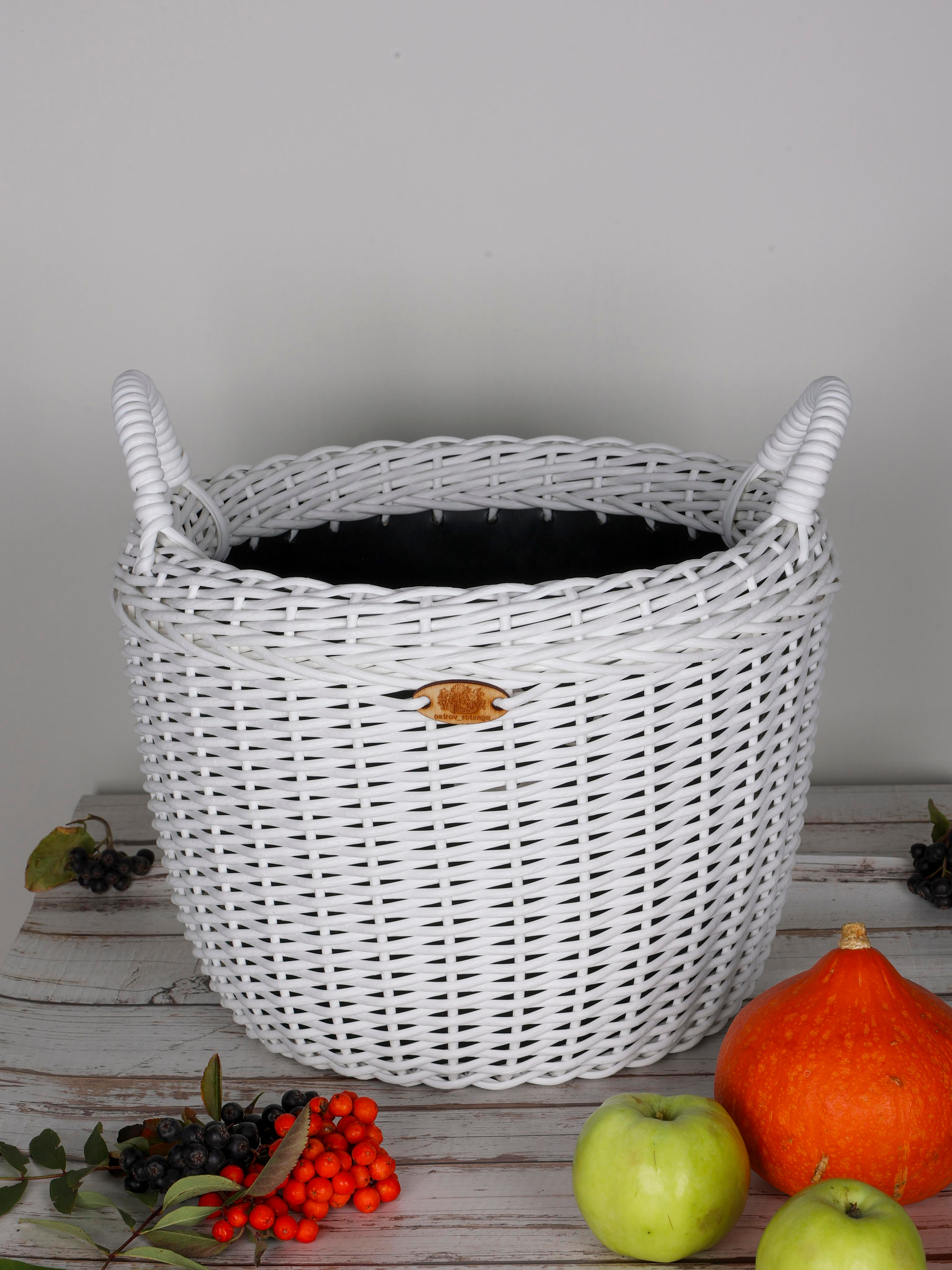 КОРЗИНЫ РОТАНГ. Фотограф Владимир Роля