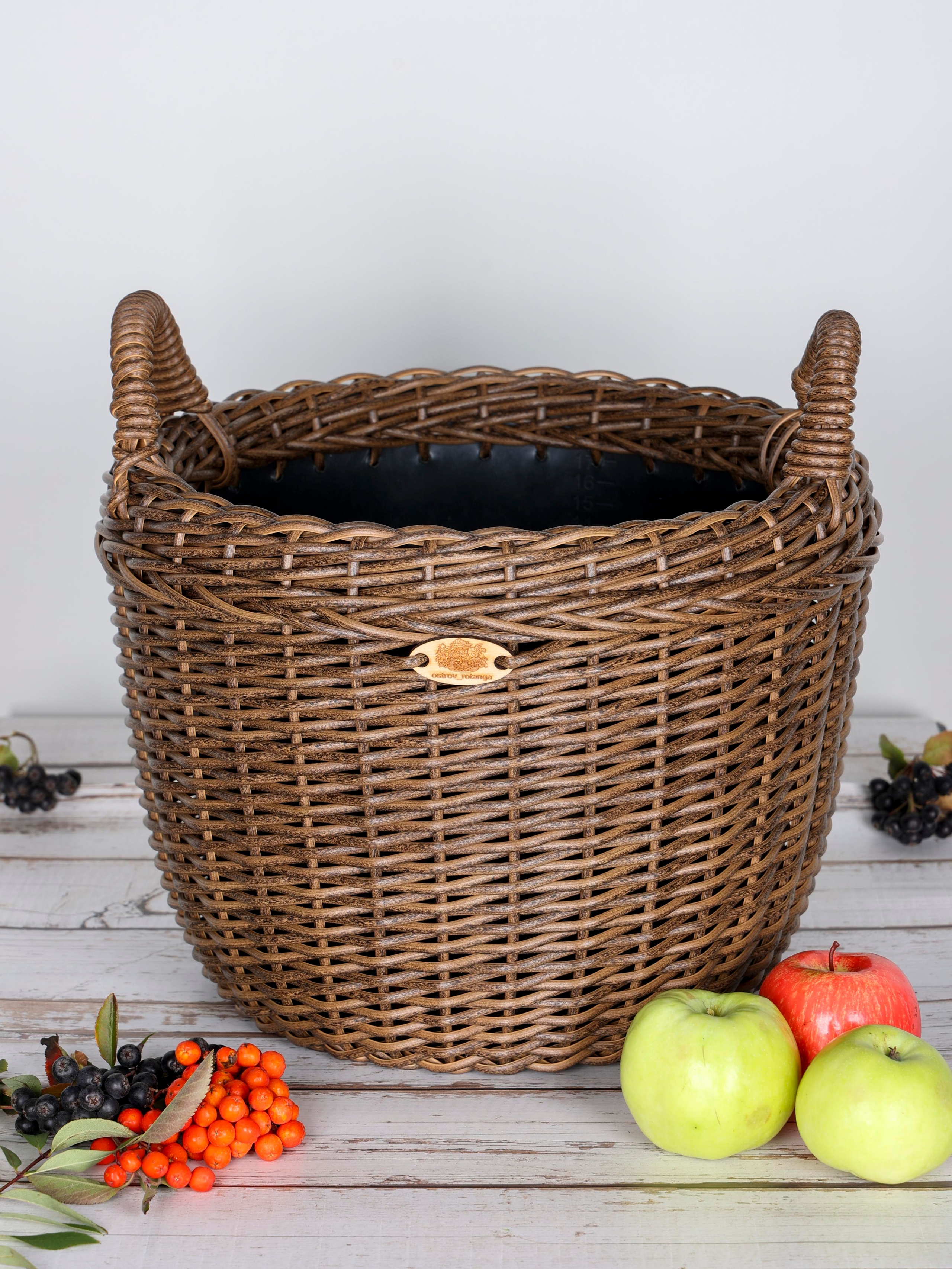 КОРЗИНЫ РОТАНГ. Фотограф Владимир Роля