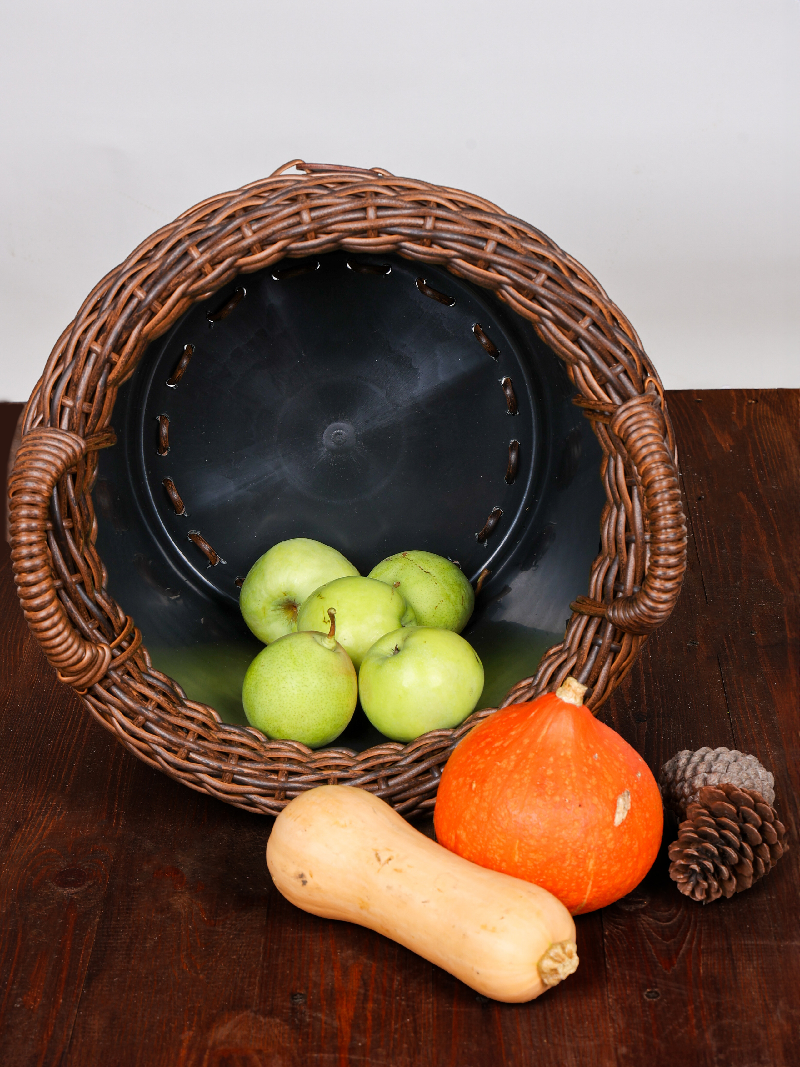 КОРЗИНЫ РОТАНГ. Фотограф Владимир Роля