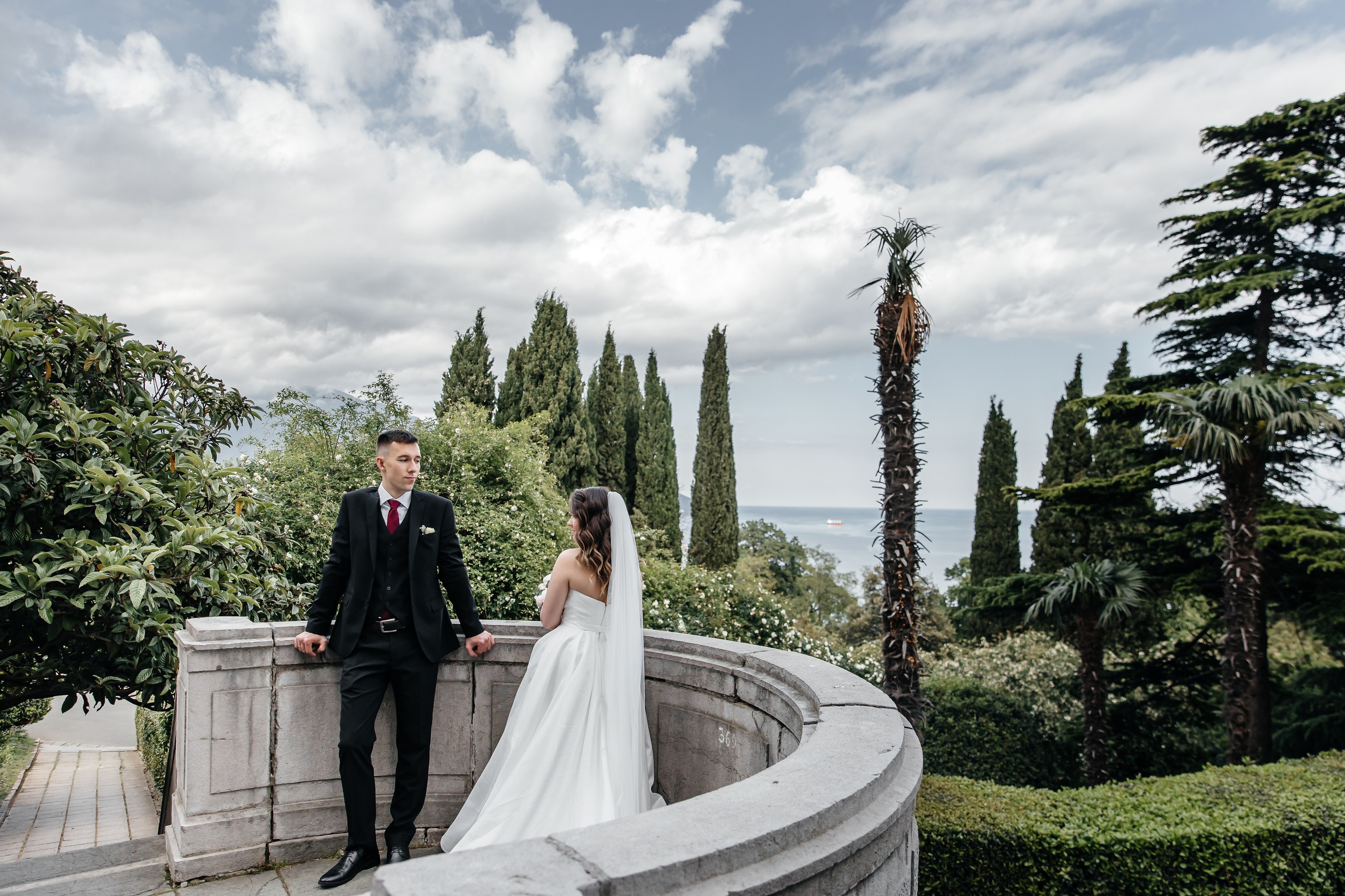 Парк Харакс, май в Крыму. Анонс свадьбы Ильи и Ксении. Свадебный фотограф в Крыму и Севастополе Ольга Баскакова