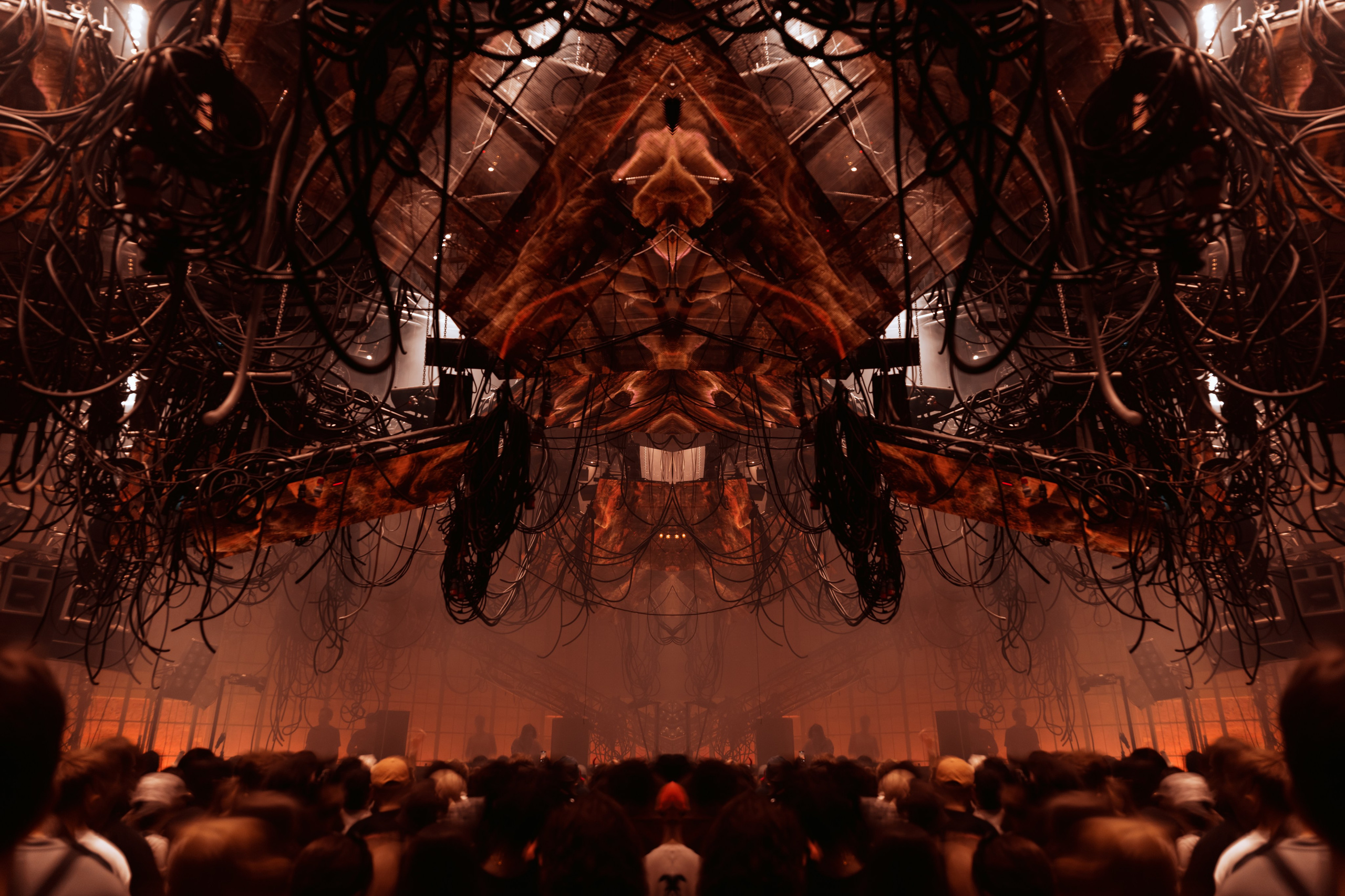 Outline 2024. @tomrus: Рустам Шагиморданов — фотограф