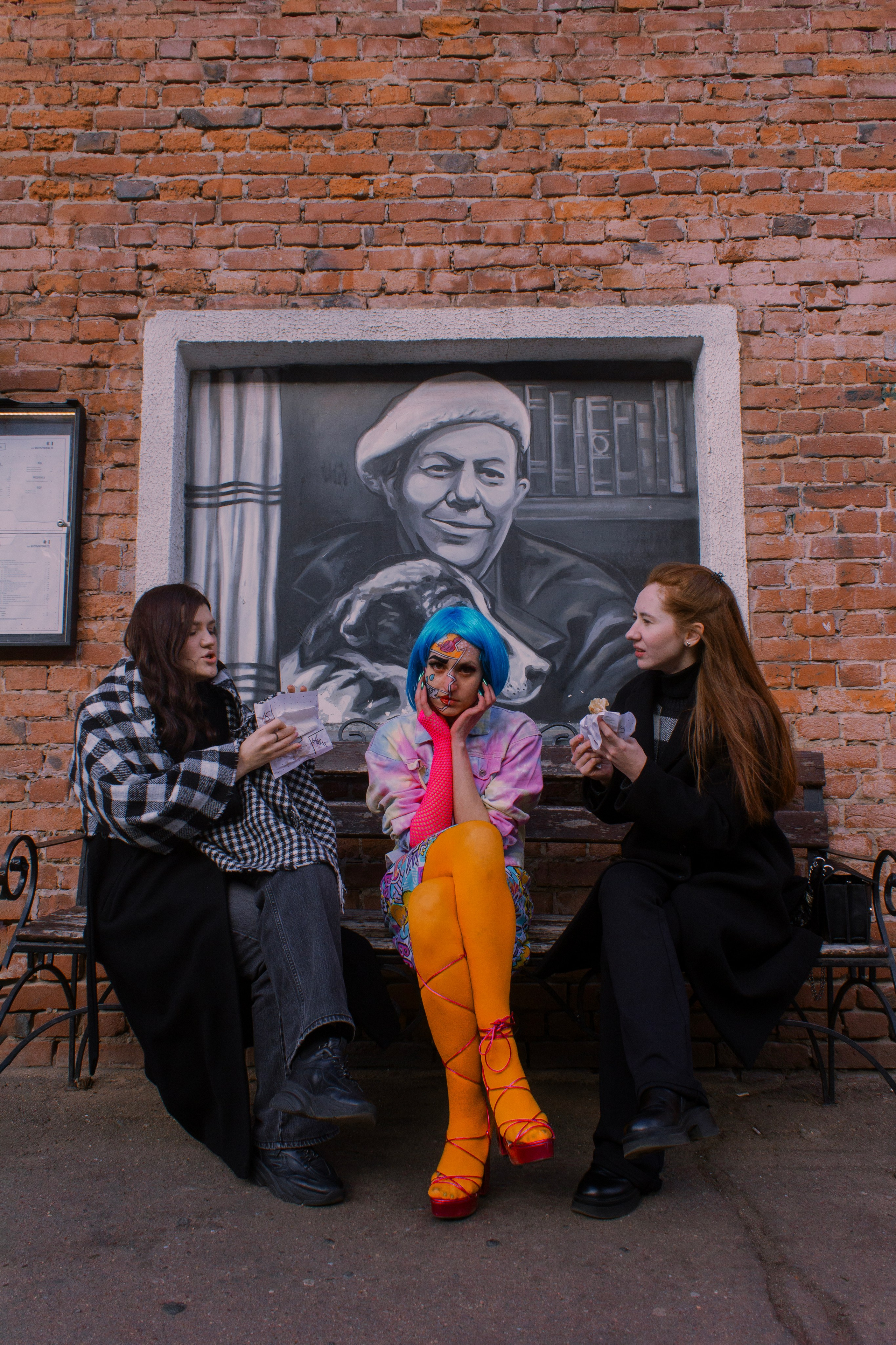 Сошла с обложки комиксов