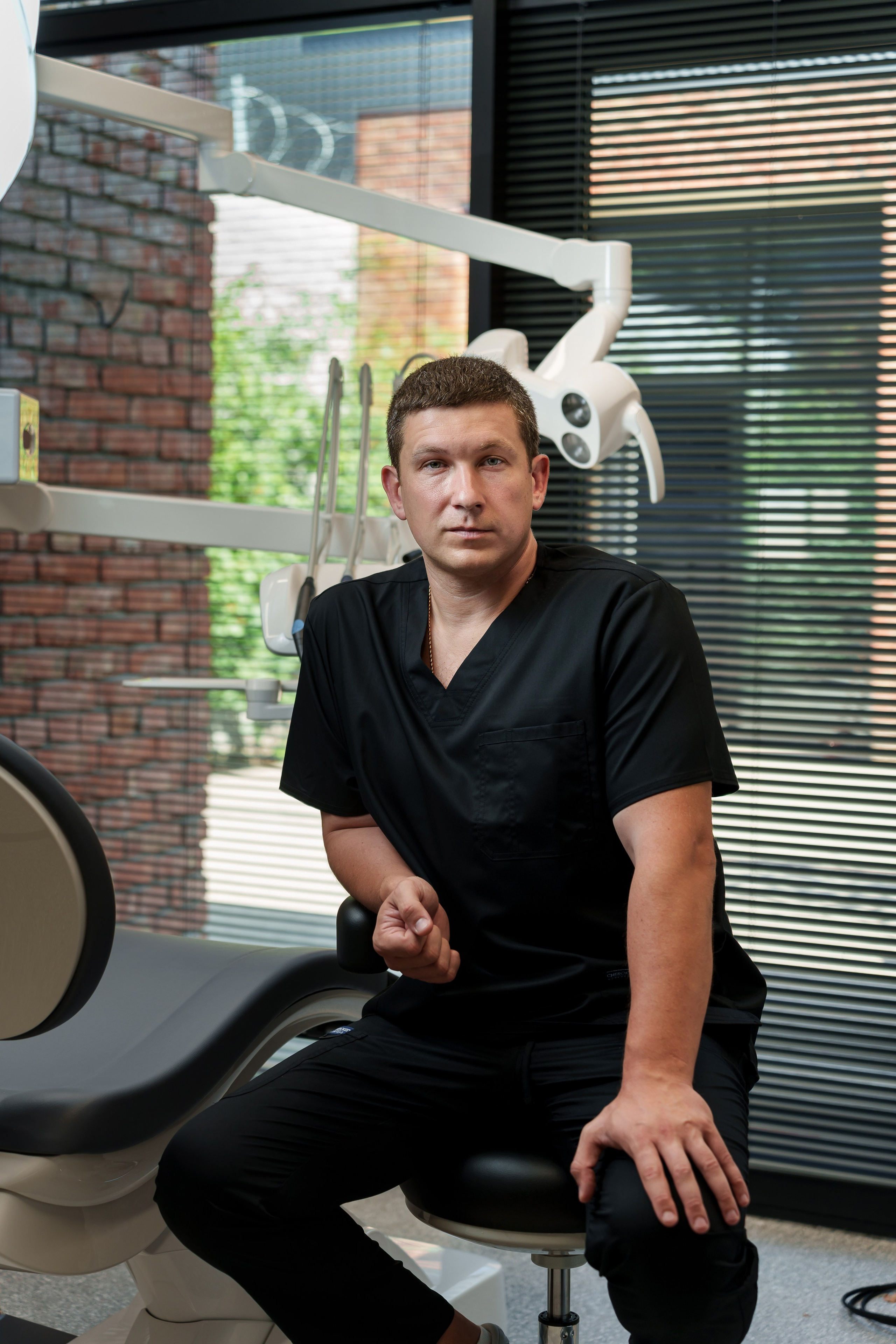 Руководитель стоматологической клиники