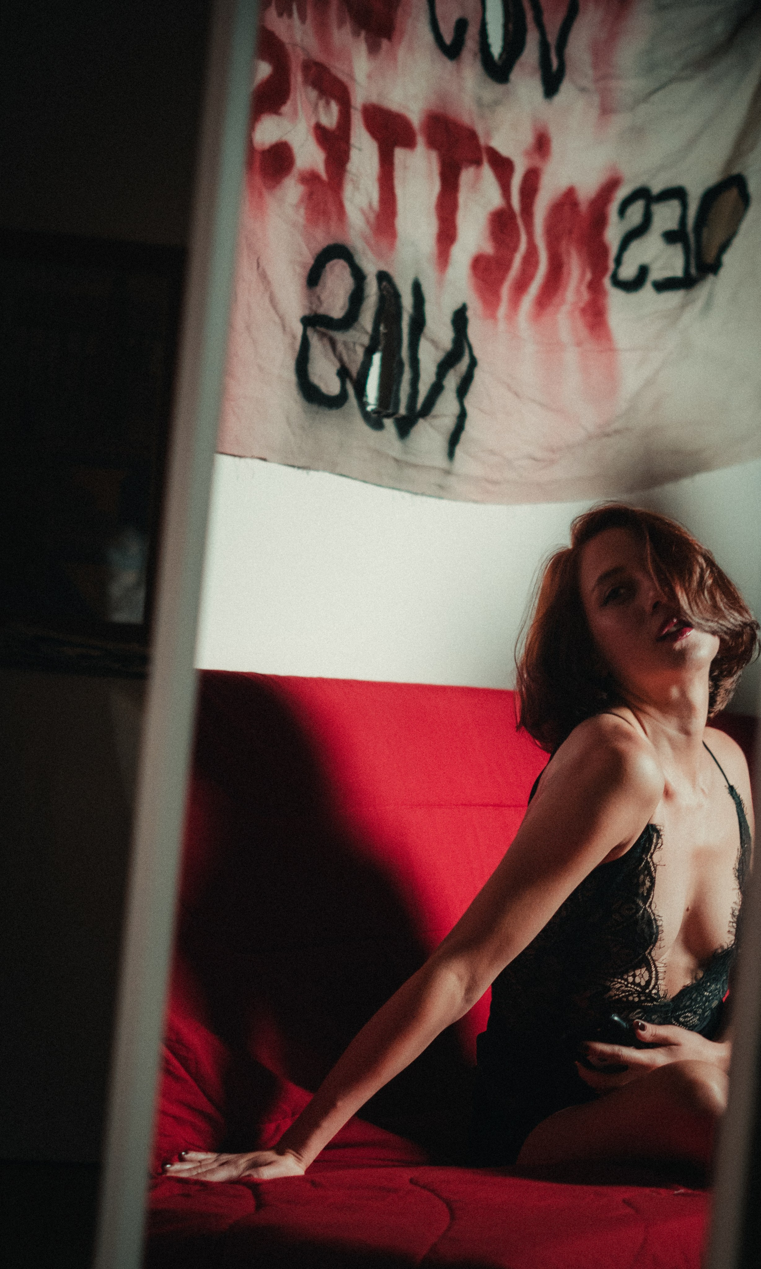 Des millions pour vos bombes des miettes pour nos vies. Фотограф Париж / Photographer Paris