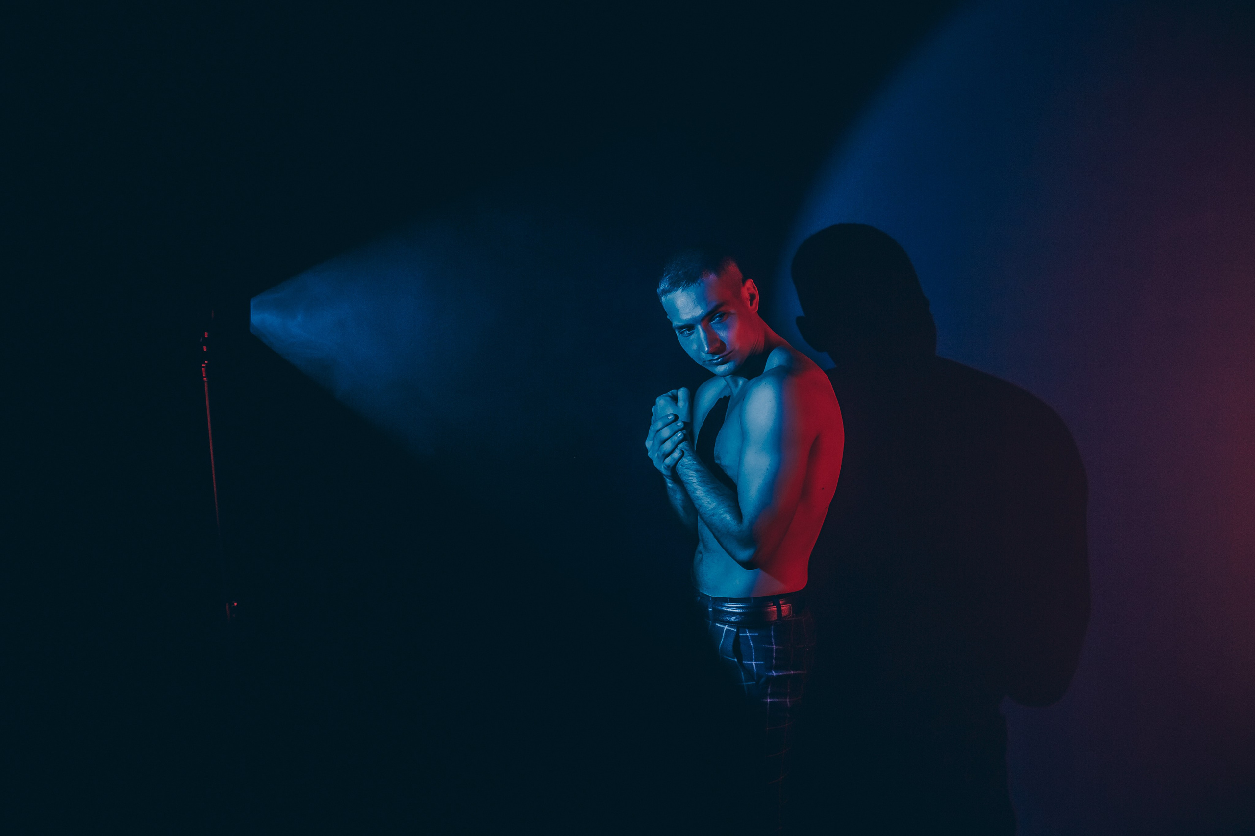 Евгений. Съёмка с лазером. Фотограф Регина Крикунова г. Красноярск