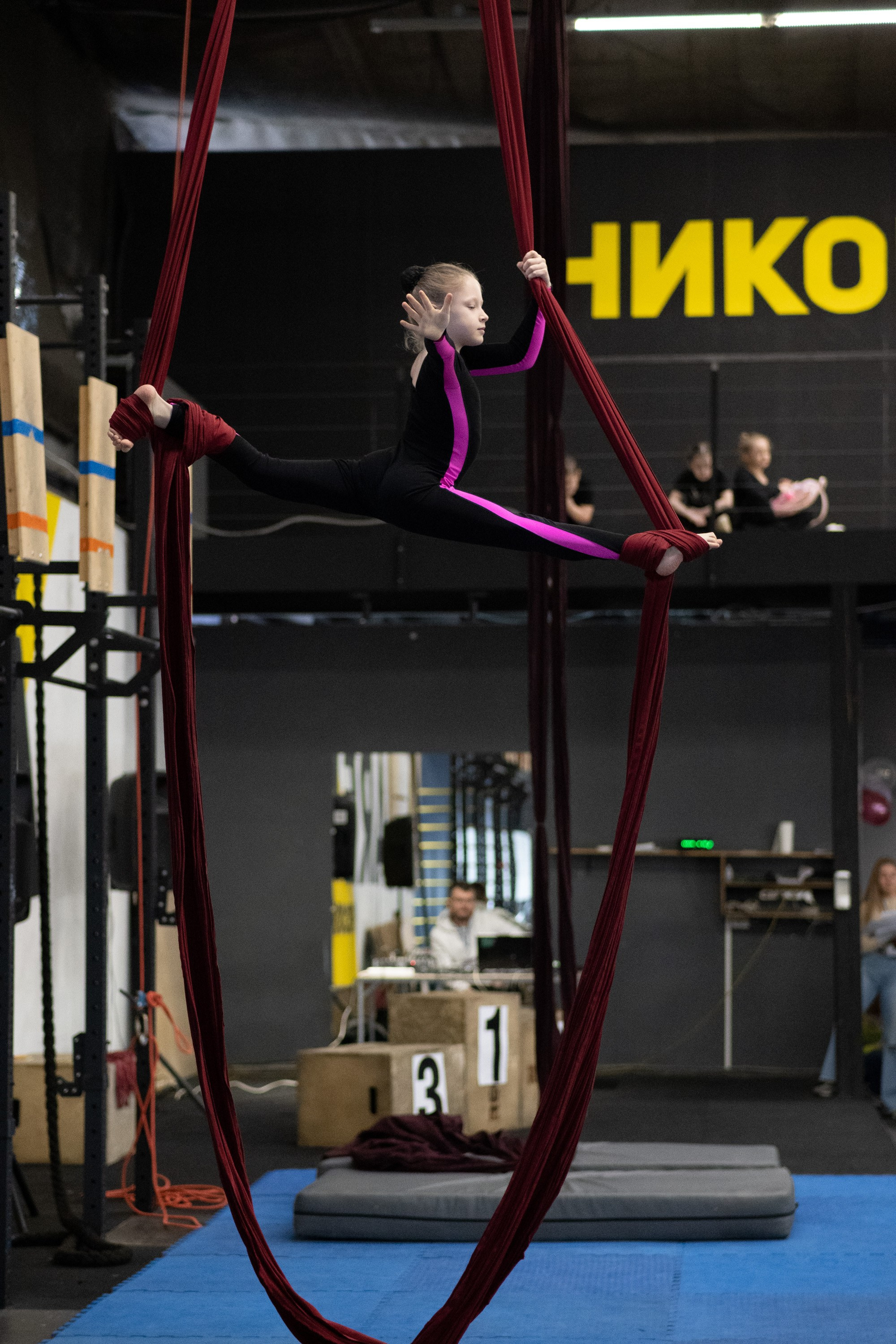 Внутриклубные соревнования по воздушной гимнастике 02.04.23