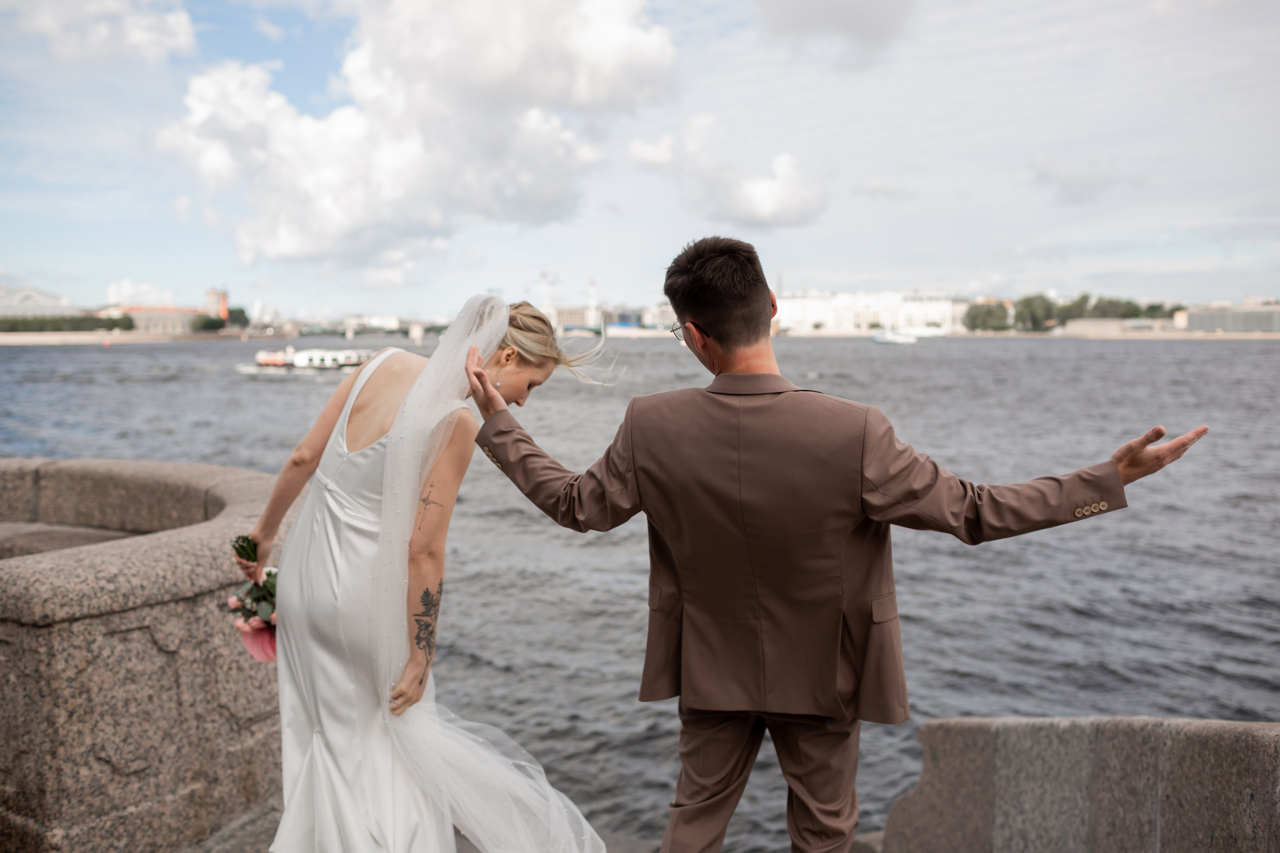 Свадебная фотосессия во дворцах Петербурга. Свадебный фотограф Кирилл Белый
