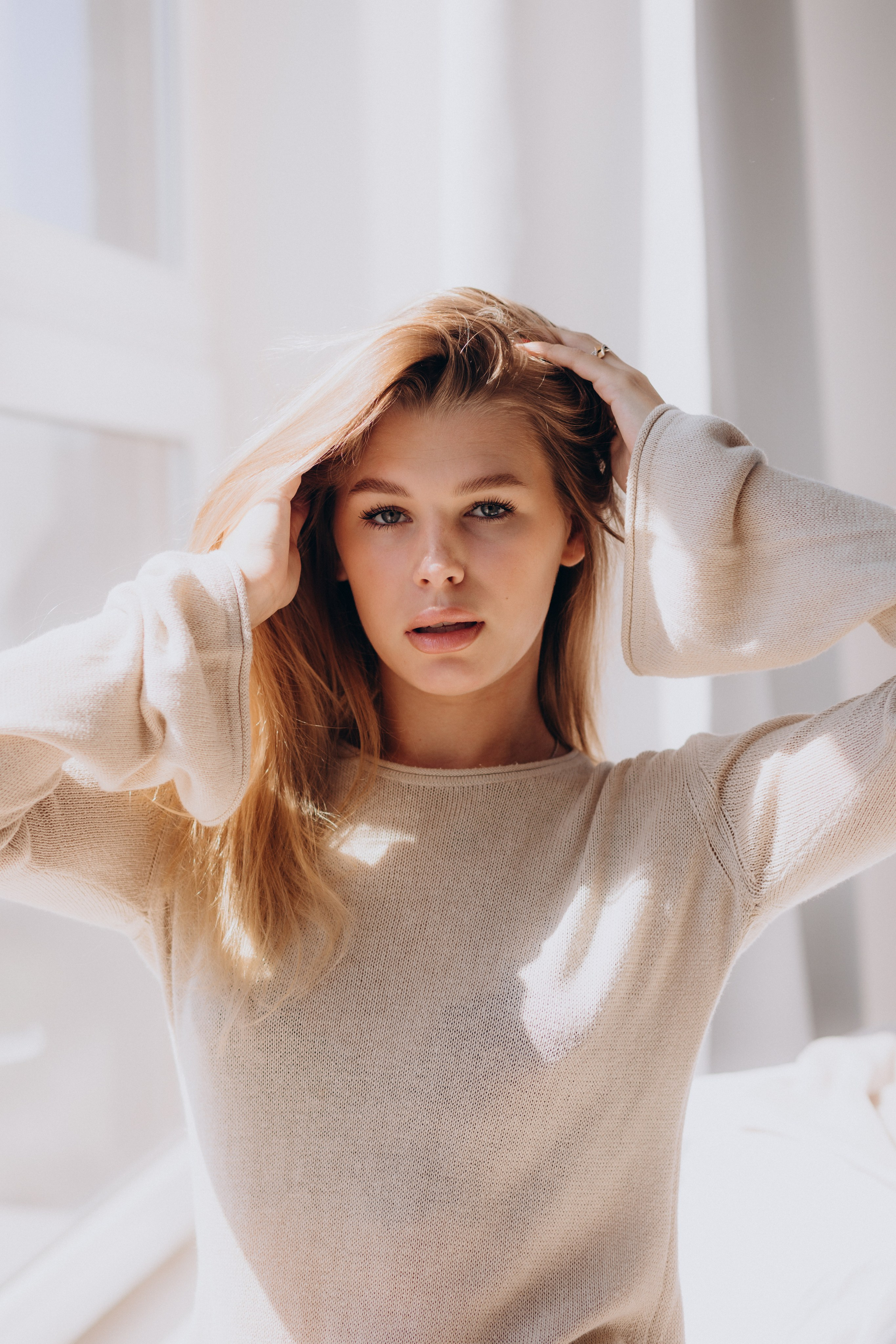 Фотосессия для контента салона красоты Бровико. Фотограф в Санкт-Петербурге Разиля Идиятуллина