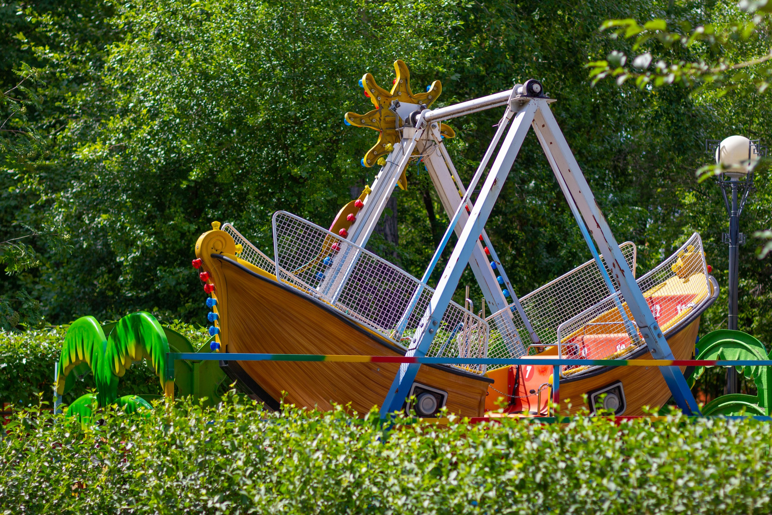 Парк Троя, г. Красноярск, аттракционы. Интерьерный фотограф и ретушер в Красноярске Денис Антропов