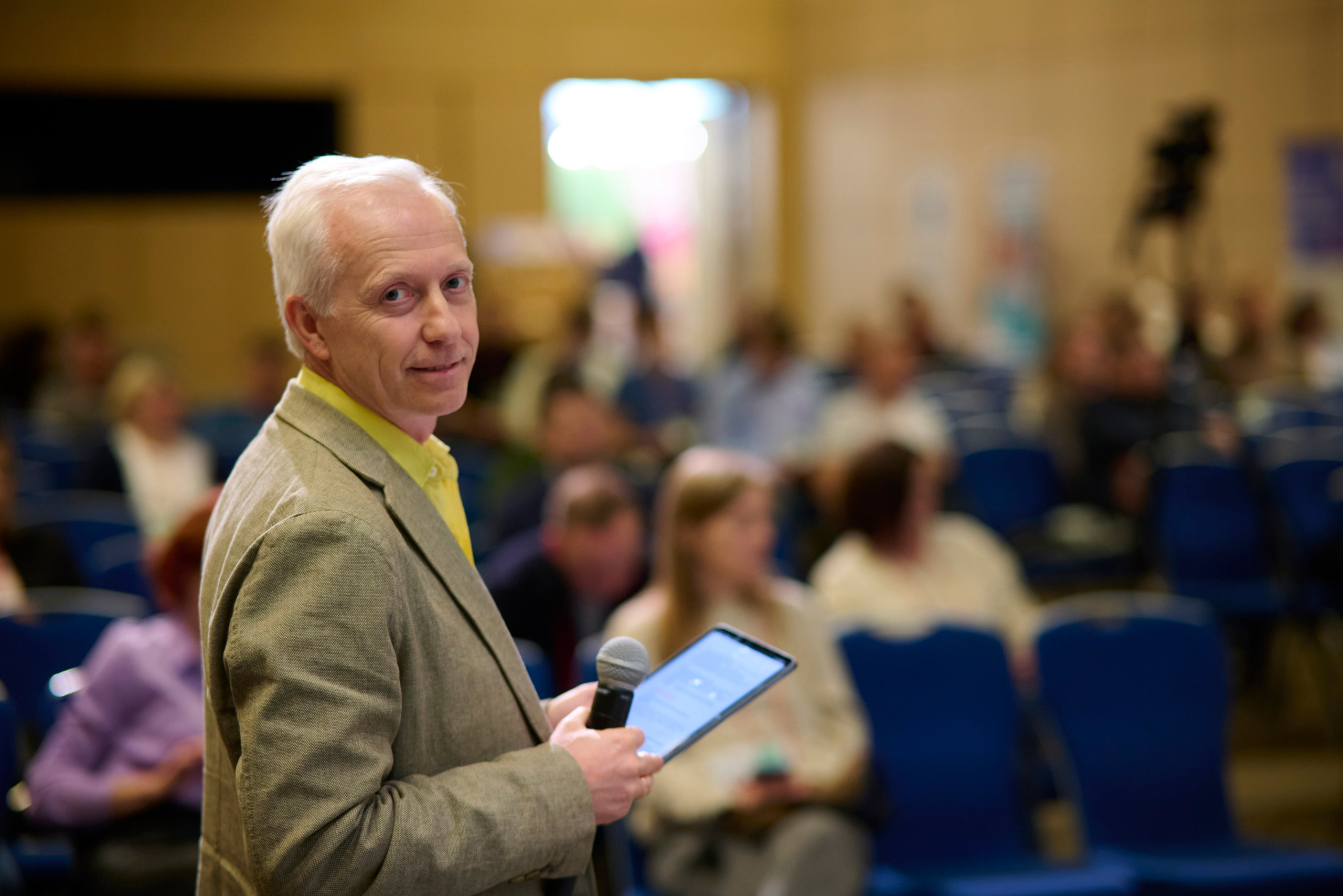 Upgrade Retail Весна 2025. Репортажный фотограф в Москве и Санкт-Петербурге — Профессиональная съёмка мероприятий | Данила Золкин