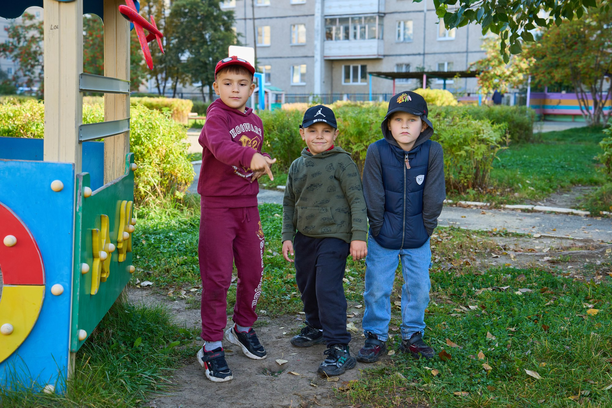 В детском саду на прогулке осенью. Детский и семейный фотограф в Нижнем Тагиле Светлана Пономаренко
