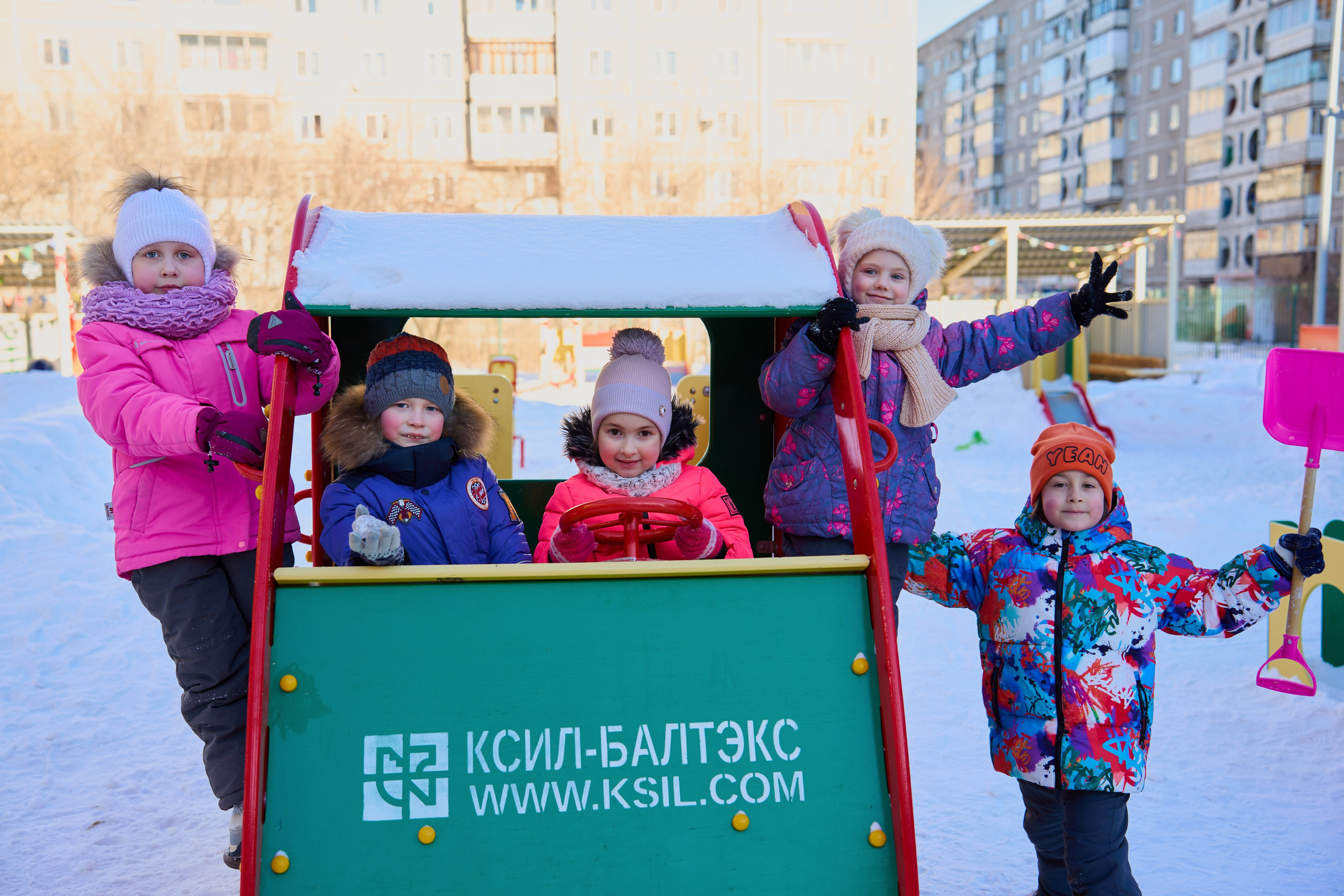 Уличные съёмки выпускников детского сада. Детский и семейный фотограф в Нижнем Тагиле Светлана Пономаренко