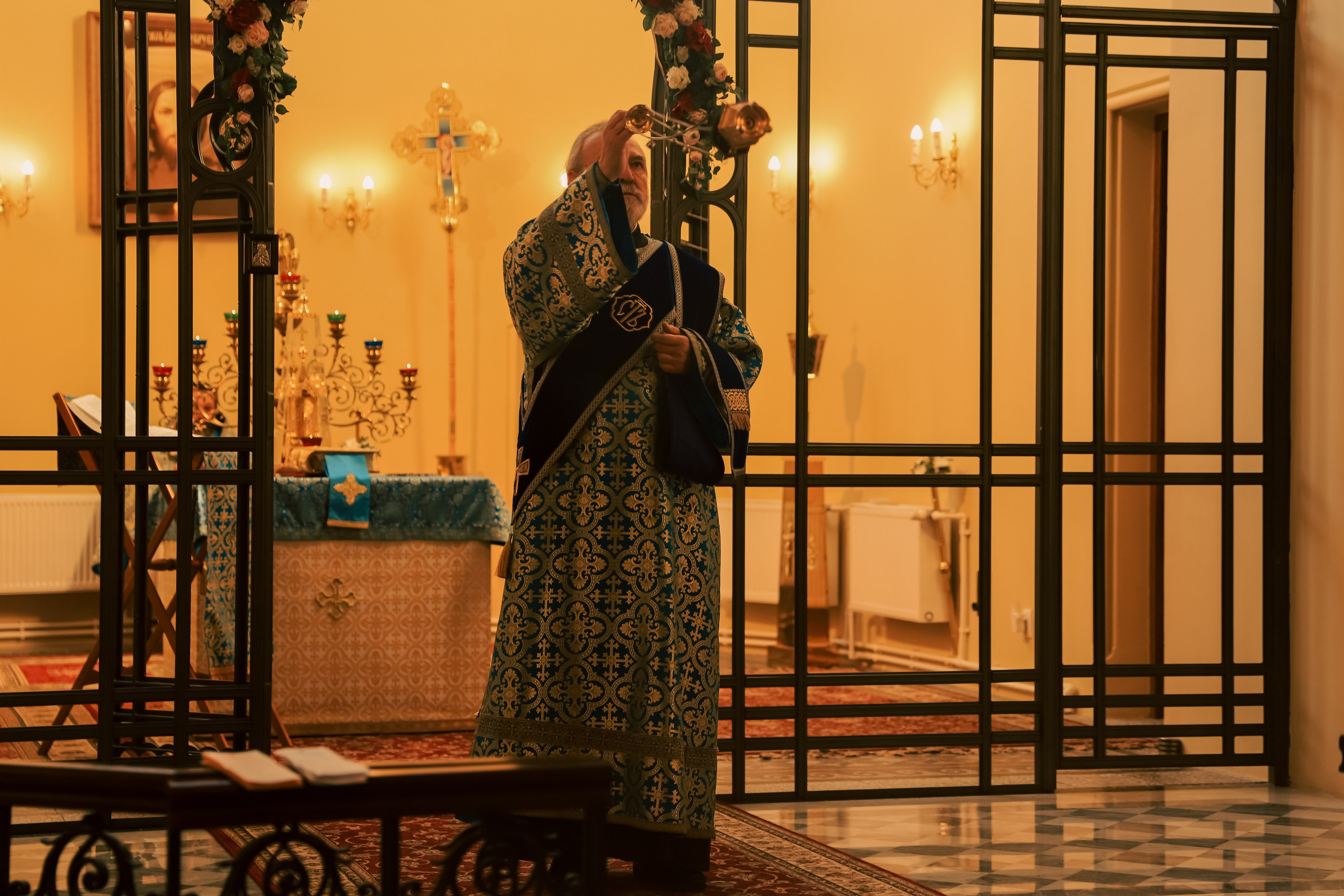 Служба в церкви