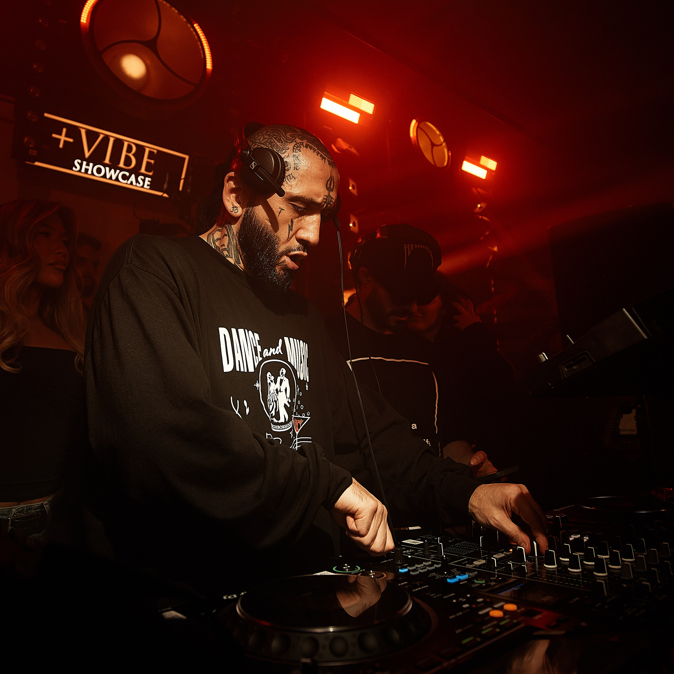 PLUS VIBE Party. Репортажный фотограф в Москве Дмитрий Масленников